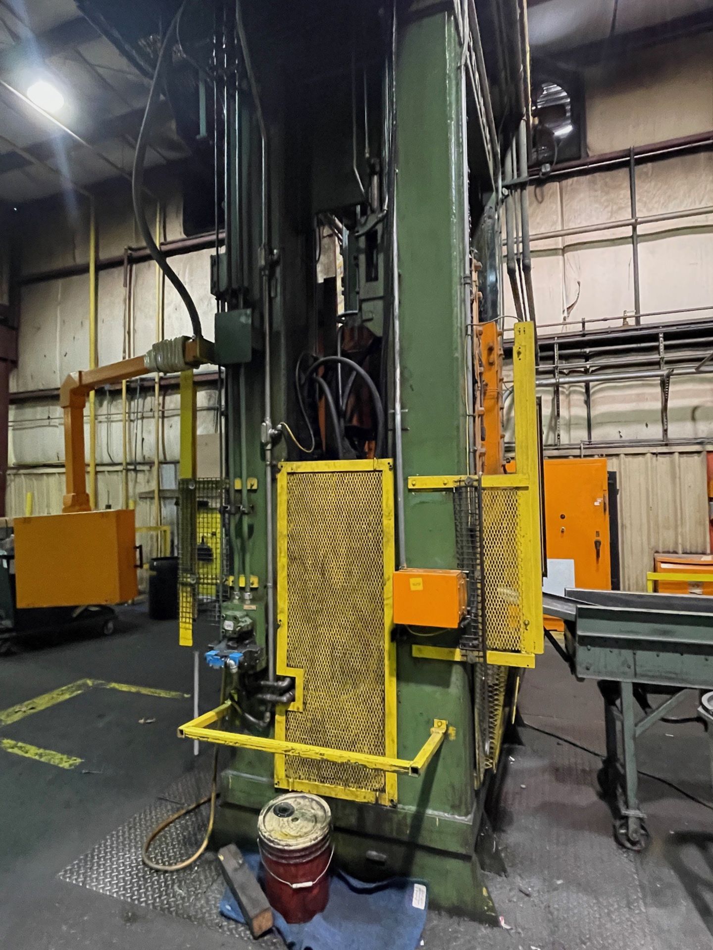 Williams and White 300 Ton Hydraulic Press, Model #SH300-48-48, Serial #C-4376, Oil | Rig Fee $28000 - Image 5 of 7