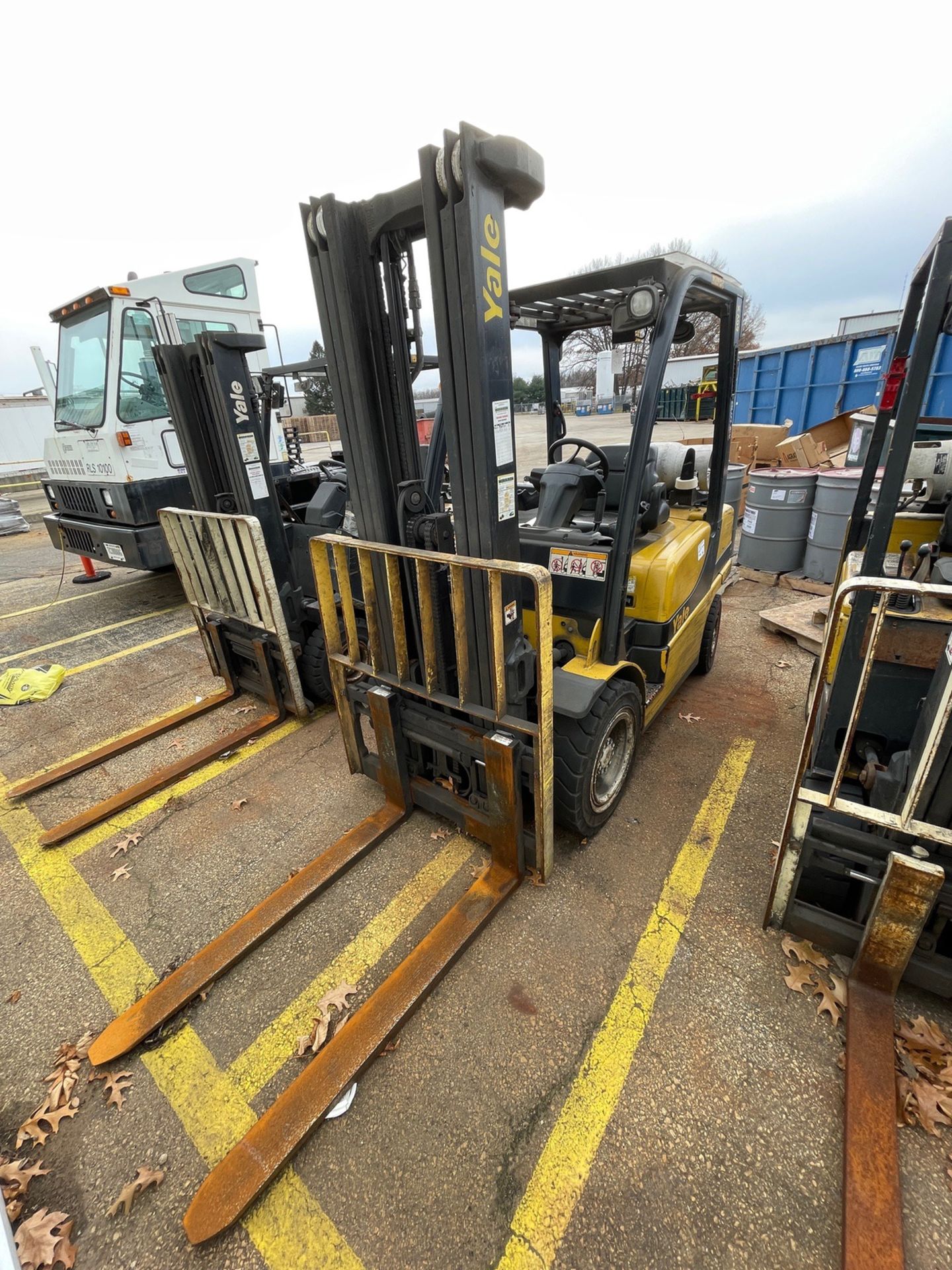 Yale Lift truck, 5,700 LBS. Capacity, Model #GLP060VXNVSE087, Serial #B875V01670F, | Rig Fee $250 - Image 3 of 3