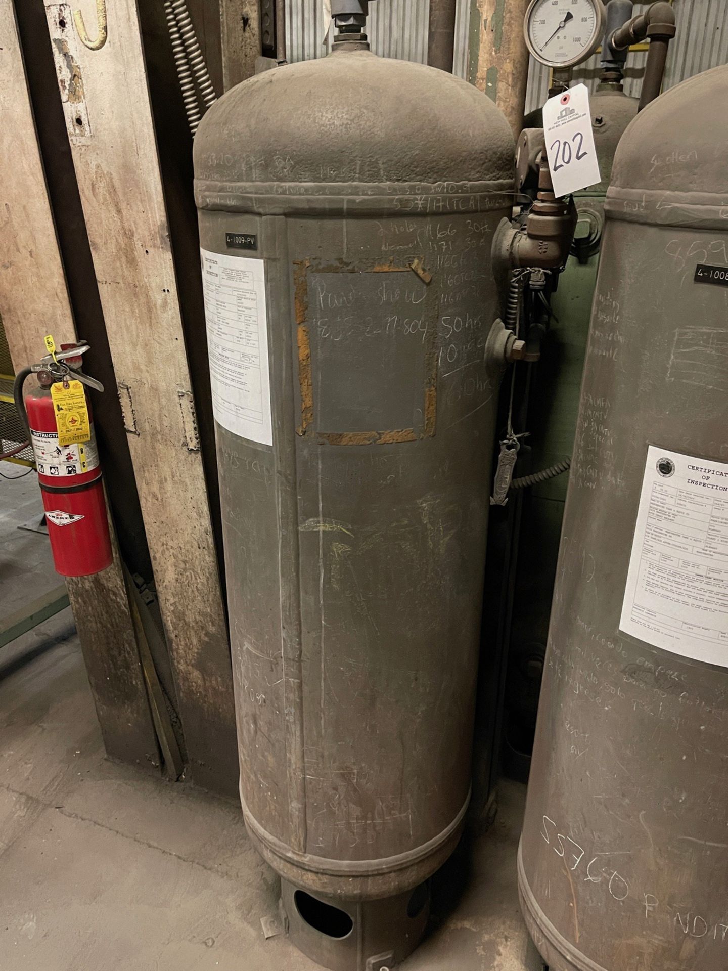 Compressed Air Tank , Approx. 20" x 6' | Rig Fee $50