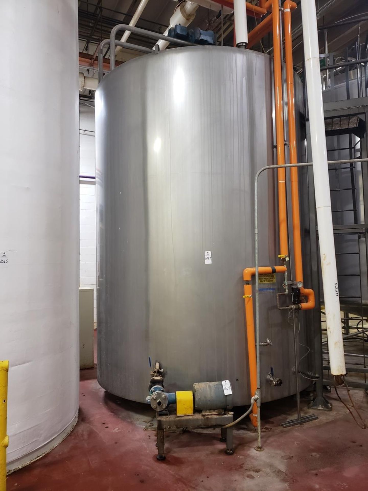 Mueller 6,000 Gallon Agitated, Jacketed Stainless Steel Storage Tank, 10' OD X 13' | Rig Fee $4750