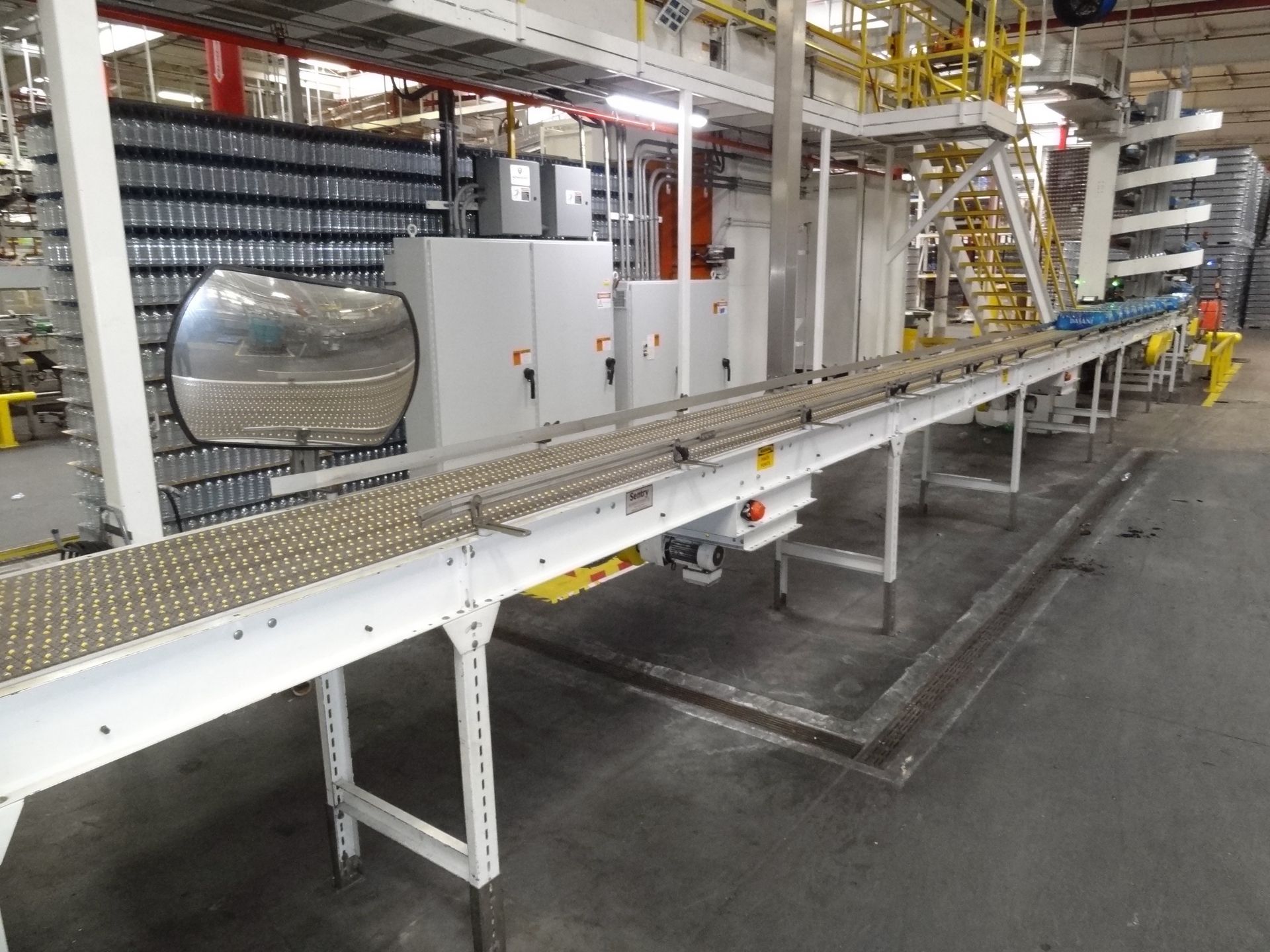 Sentry Case Conveyor, Mattop Conveyor with Low Back Pressure Belting | Rig Fee: $500