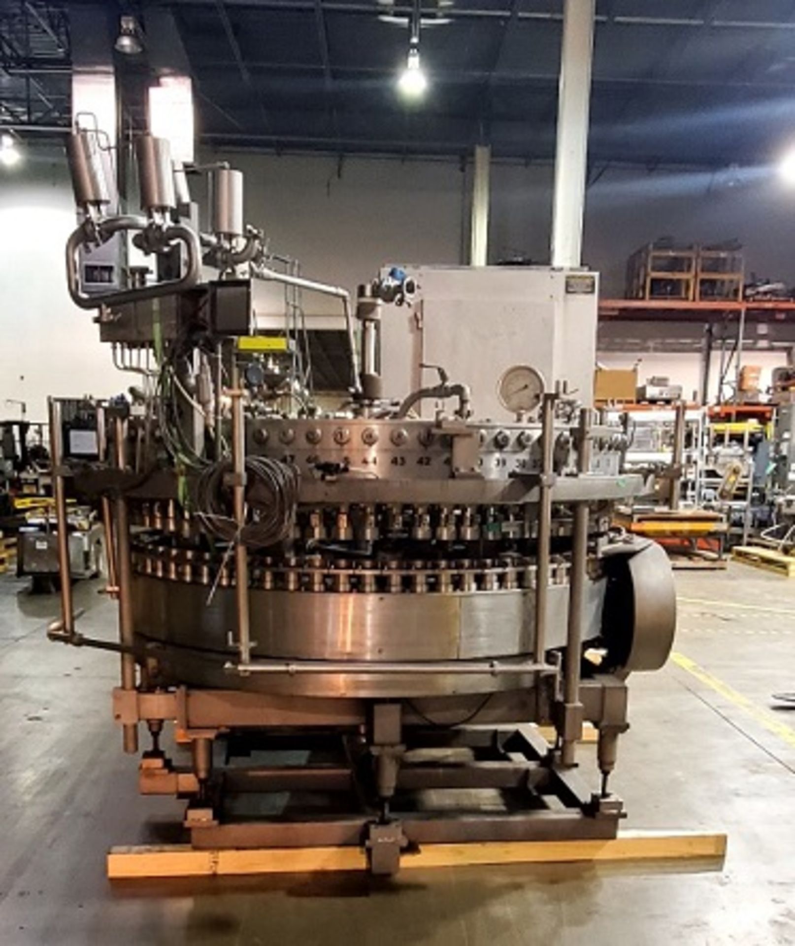 1995 Crown Century FTCT 72-Can Filler w/ Angelus 121L Seamer, Mounted to Common SS | Rig Fee: $3000 - Image 4 of 11