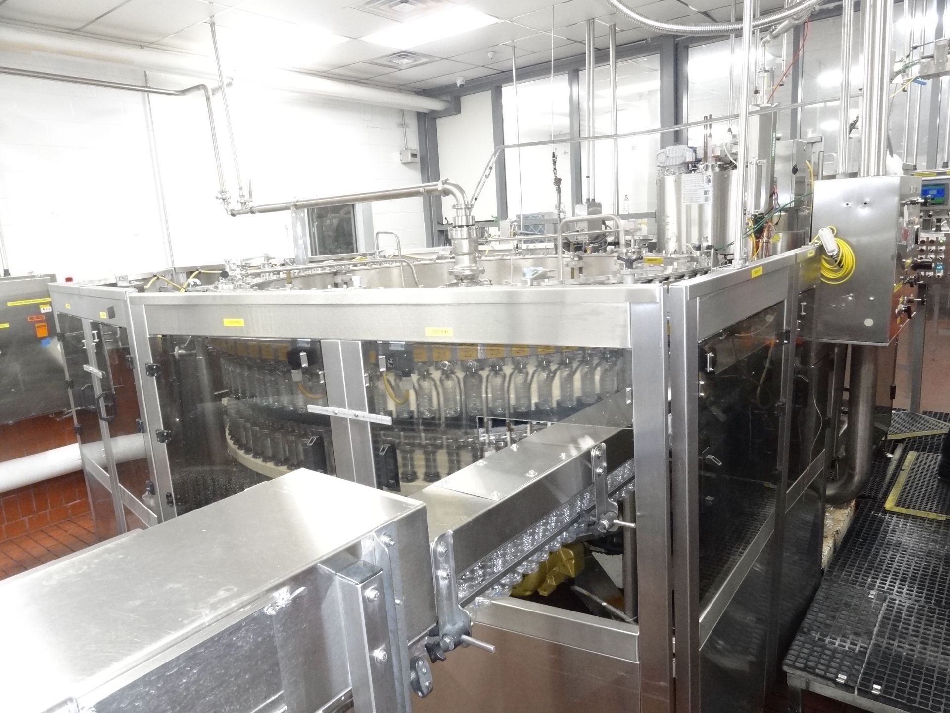 H&K 90/18 90-Valve Sparkling & Still Beverage Filler with Arol 18-Head Rotary Capp | Rig Fee: $8300