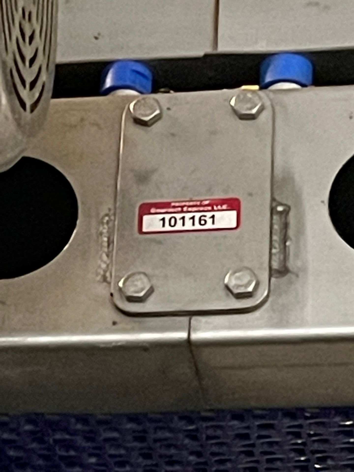 Idaho Equipment Interlocking Plastic Belt Incline Conveyor, Approx. 18" x 50' | Rig Fee $1250 - Image 5 of 5