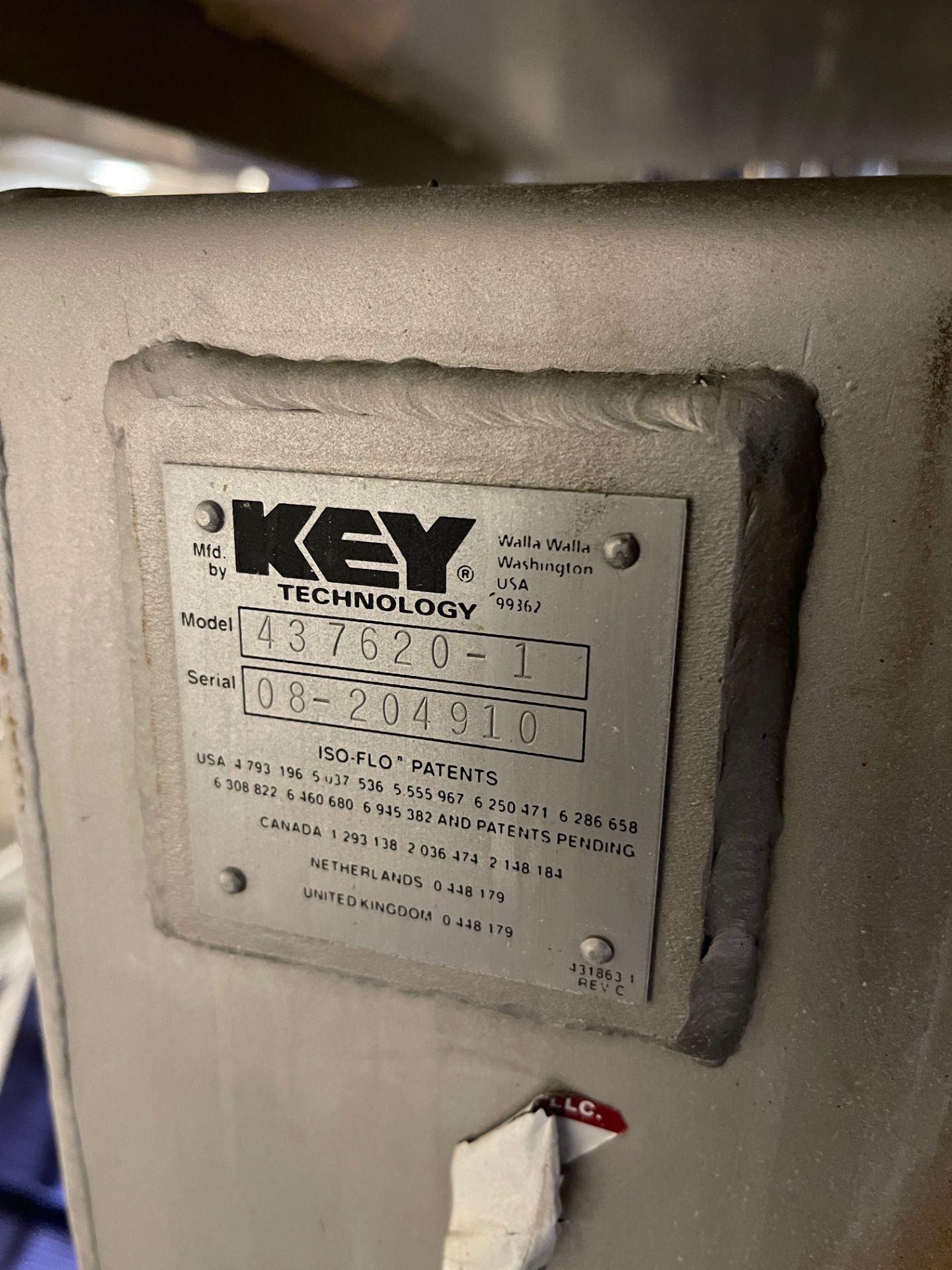 Key Isoflow Vibratory Conveyor, Approx. 24" x 12', Model 437620-1, S/N 08-204910 | Rig Fee $1500 - Image 4 of 6