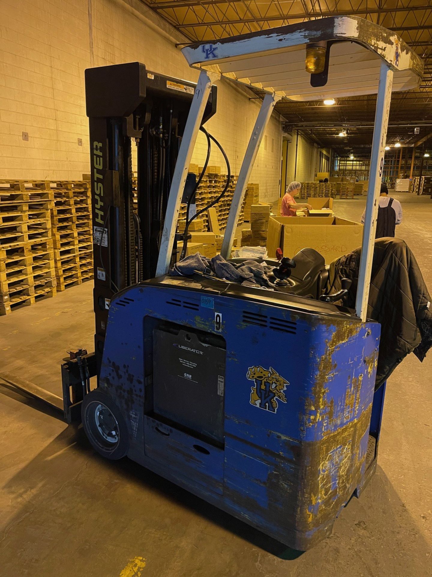 Hyster Fork Lift Model E35HSD-21, S/N A219N03050E | Rig Fee $100 - Image 4 of 4