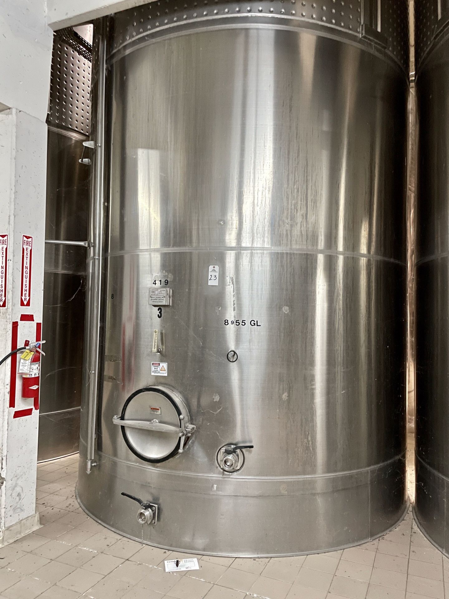 CSC 9,000 Gallon 316 Stainless Steel Dimple Band Jacket Holding Tank, 9' 6" O.D X 1 | Rig Fee $3500 - Image 2 of 5