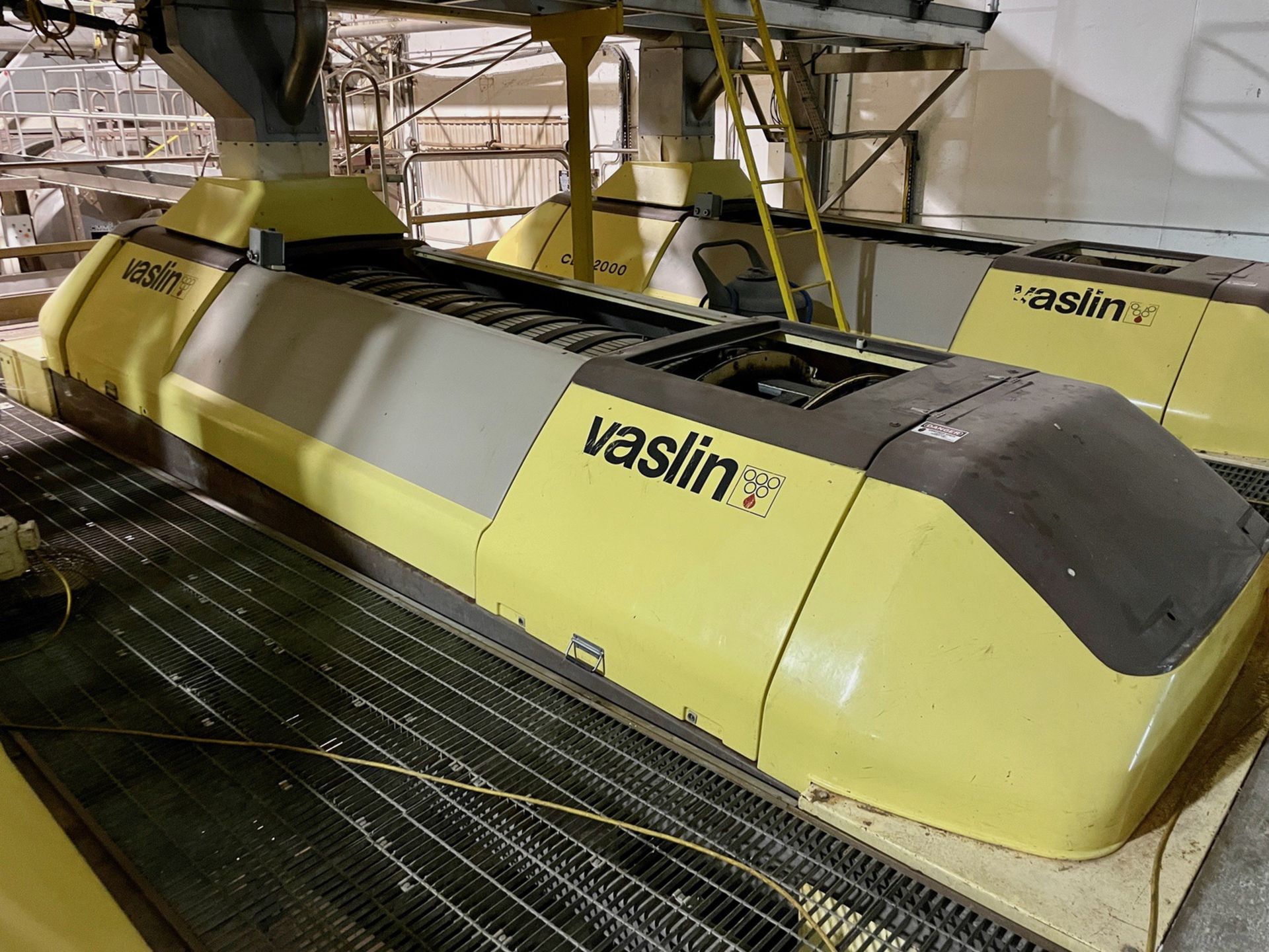 CMMC Vaslin Fruit Press, M# CEP 2000, S/N 1109 21 | Rig Fee $10000