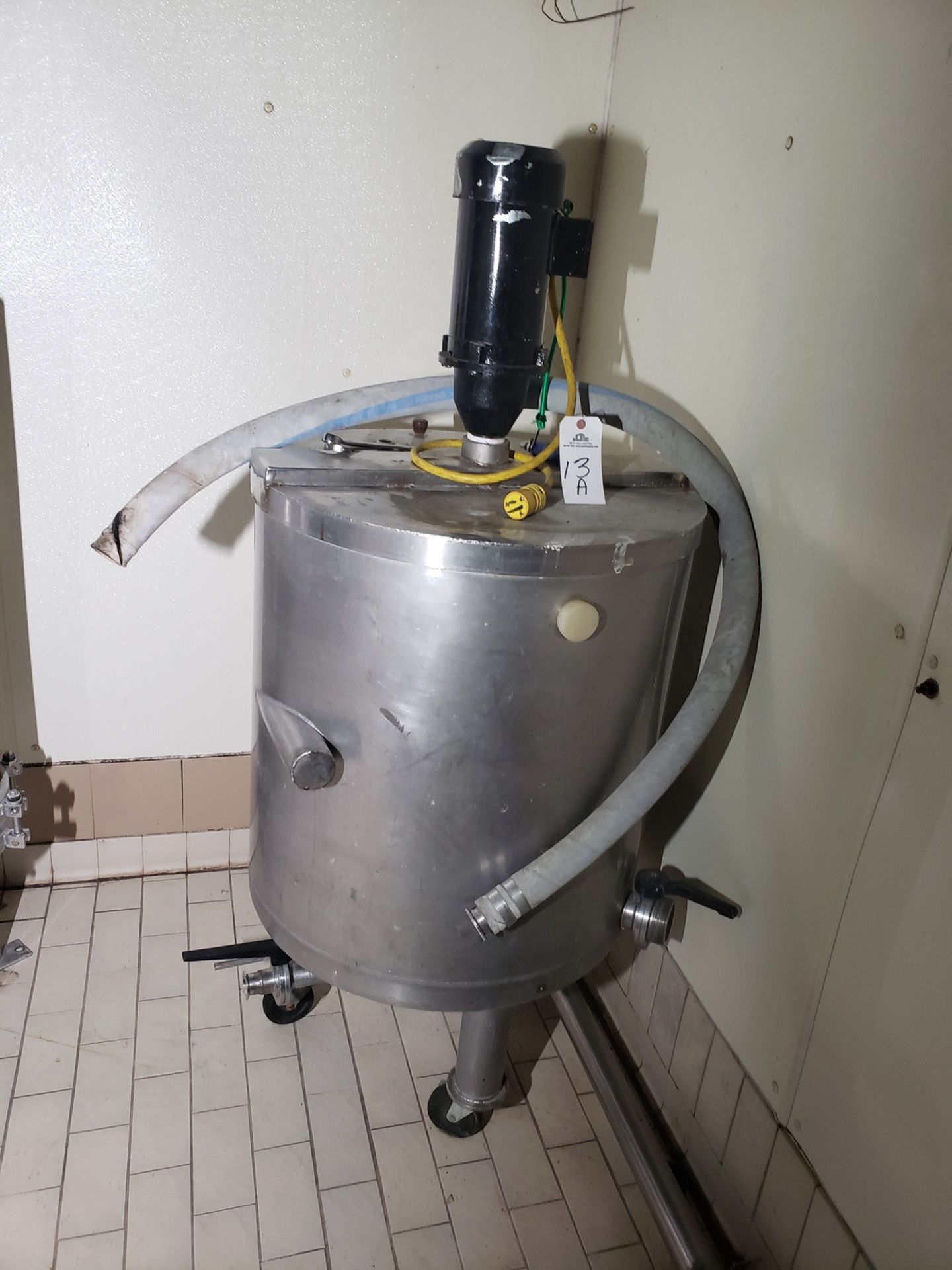 80 Gallon Stainless Steel Portable Mixing Tank | Rig Fee $25
