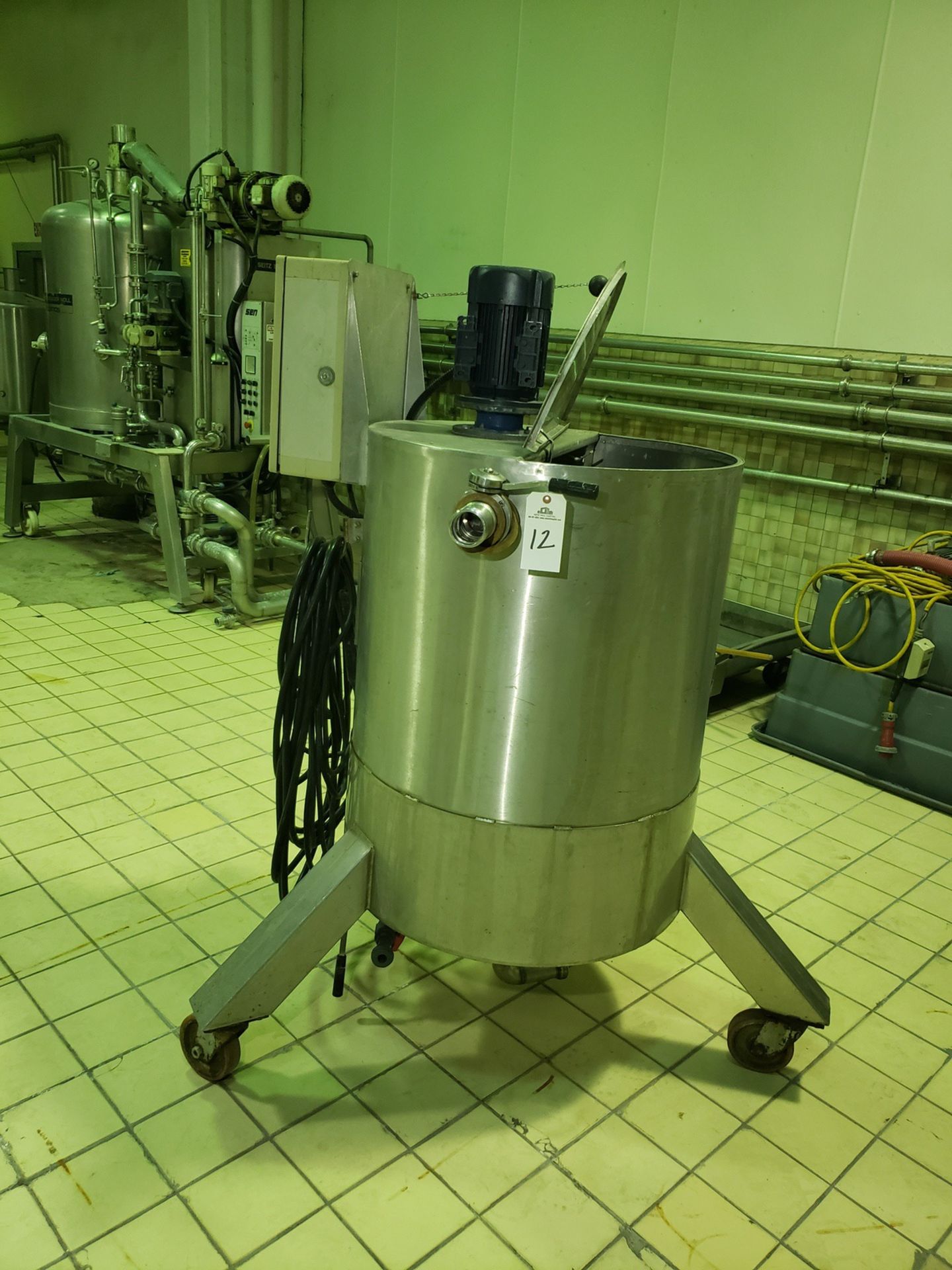 500 Litre Stainless Steel Portable Mixing Tank | Rig Fee $25