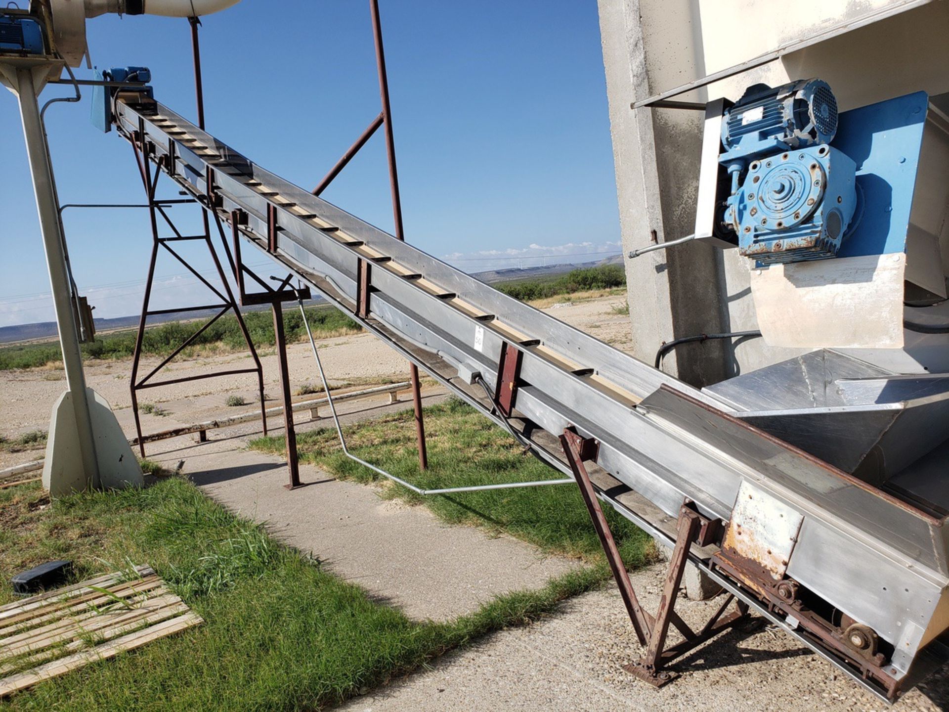 14" X 36' Overhead Pleated Belt Elevator Conveyor | Rig Fee $1000