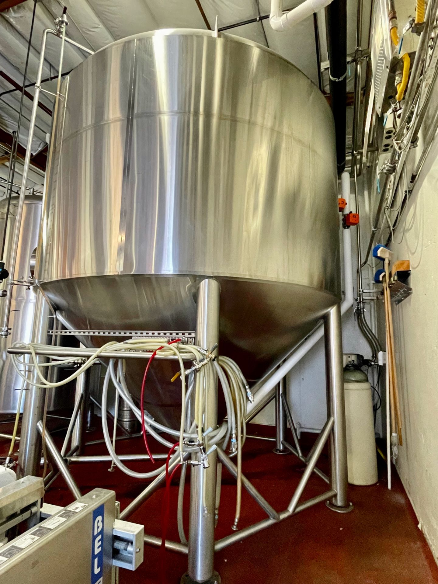 2016 Metalcraft 170 BBL Fermenter, Glycol Jacketed, Steep Cone Bottom, D | Rig Fee: $6350 w/ Saddles - Image 4 of 8