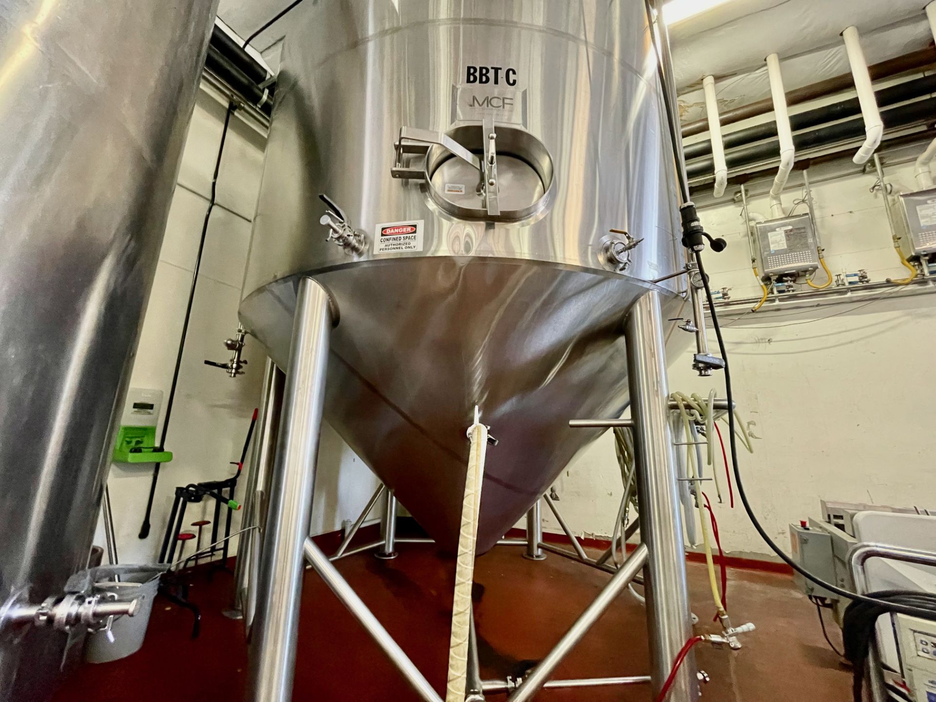 2016 Metalcraft 170 BBL Fermenter, Glycol Jacketed, Steep Cone Bottom, D | Rig Fee: $6350 w/ Saddles - Image 6 of 8