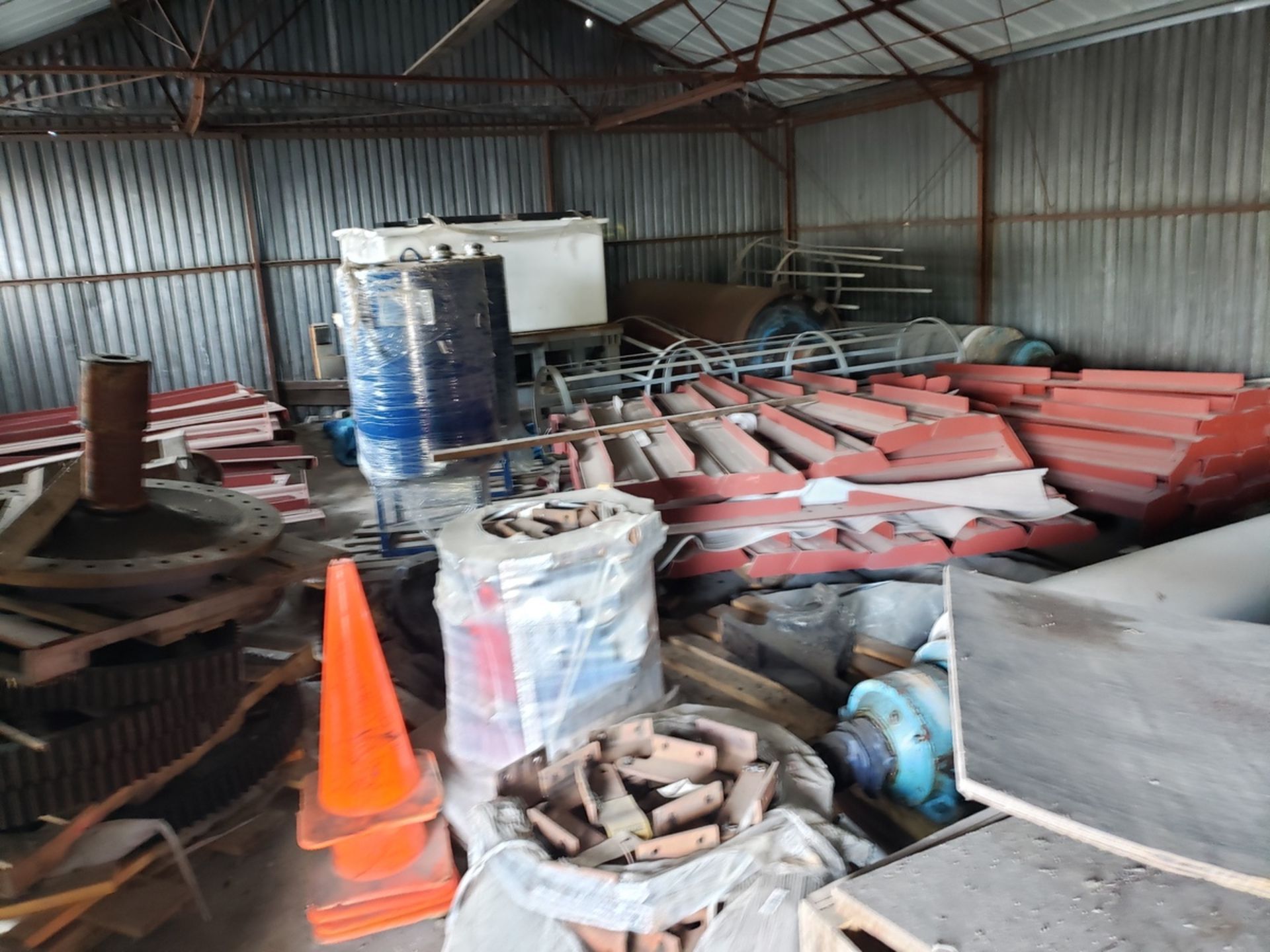 Contents of Outside Storage Building & Lean-To Shed (Excludes 1115A) | Rig Fee See Desc - Image 4 of 10