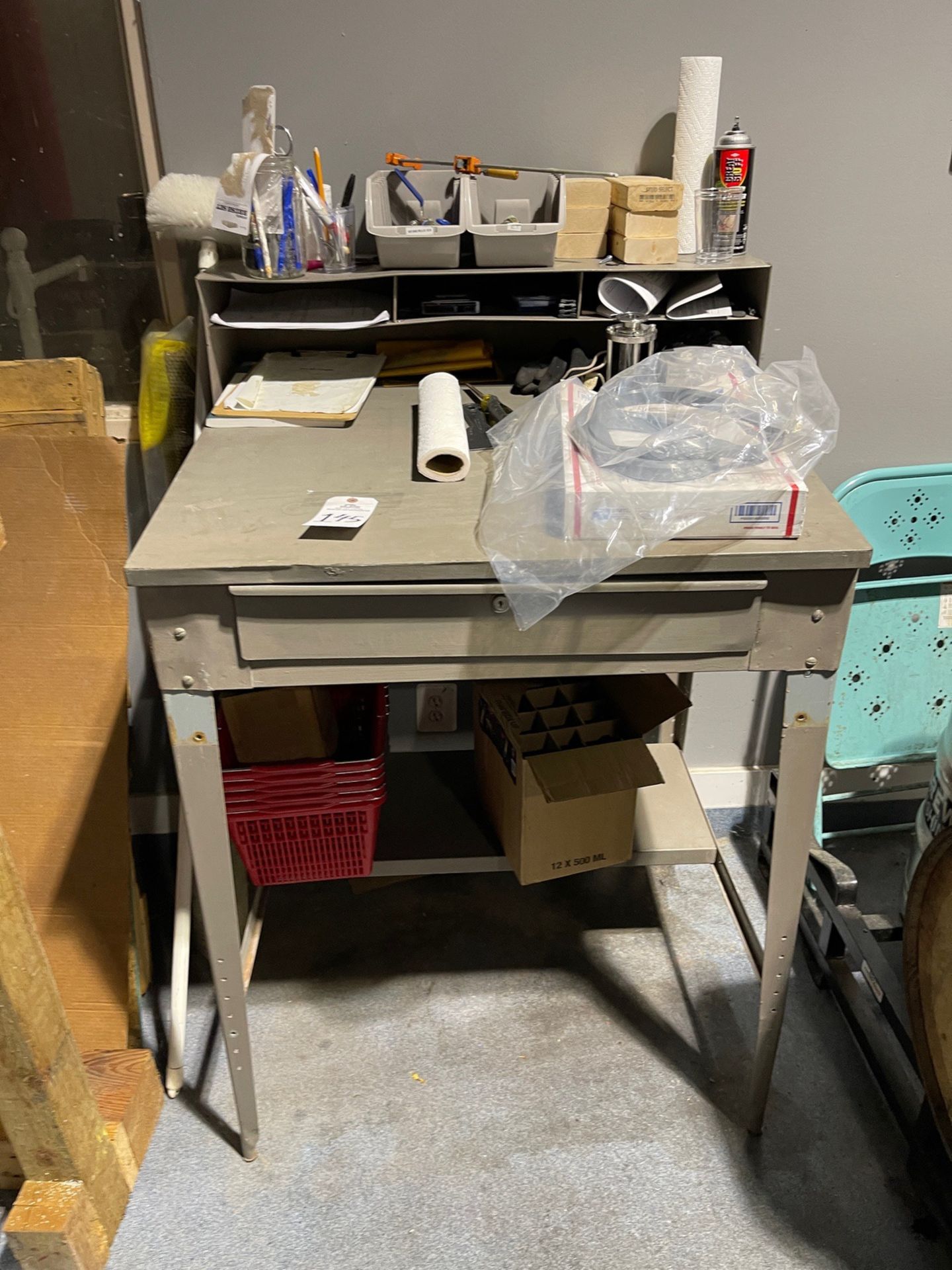 Lot of Work Station and Contents | Rig Fee $10