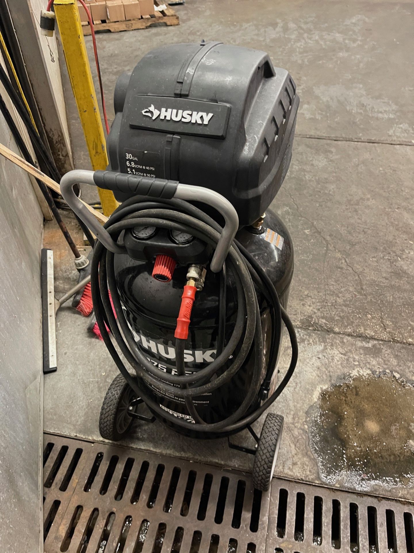 Husky 1.7 HP, 30 Gallon Air Compressor | Rig Fee $75 - Image 2 of 3