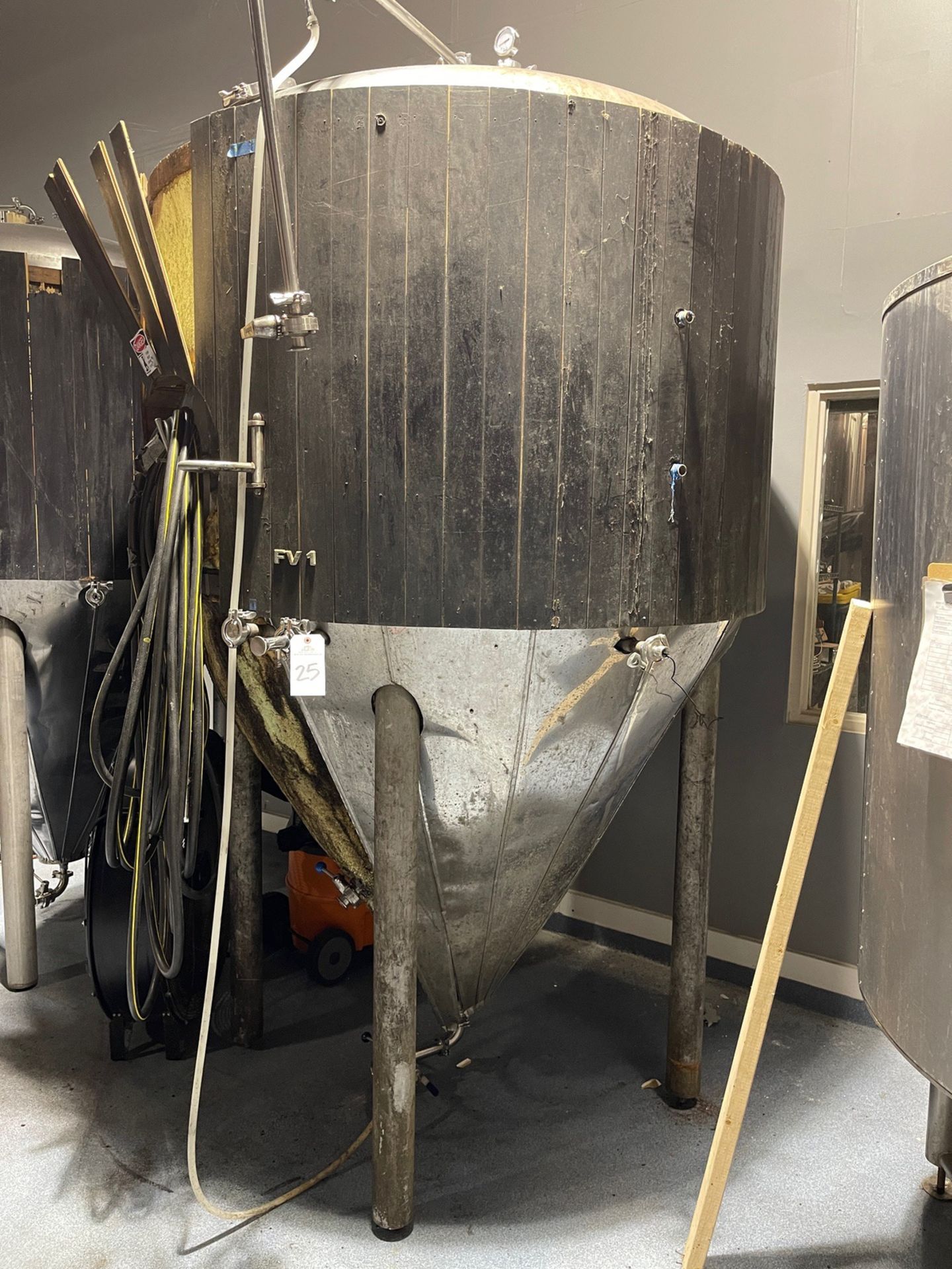 20 BBL Insulated Fermentation Vessel, Cone Bottom, Mandoor, Zwickel Valve, CIP Arm, | Rig Fee $800