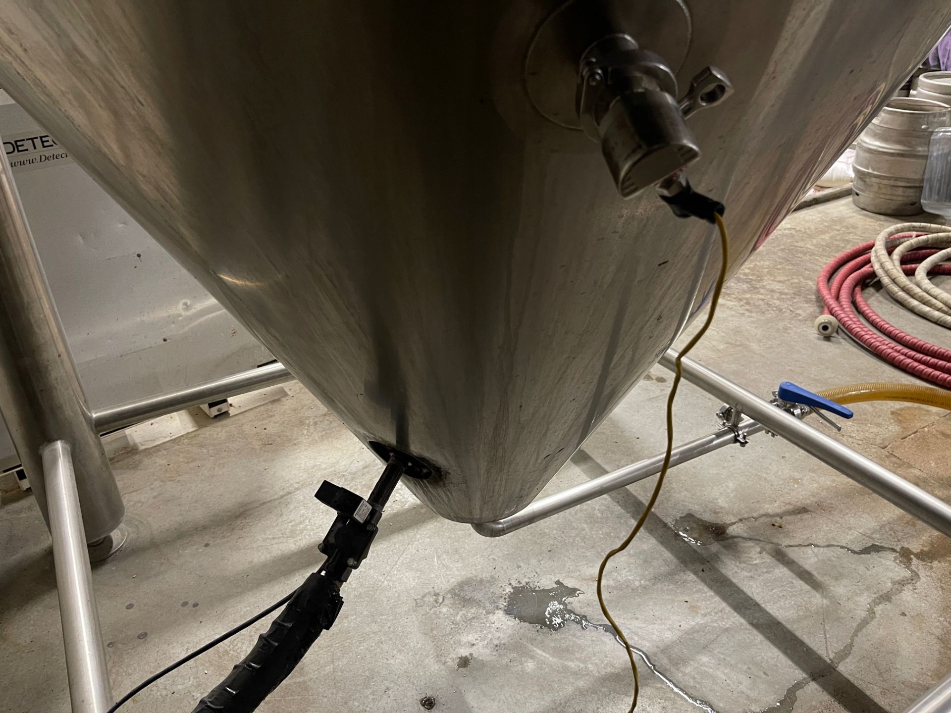 2016 Deutsche Beverage 60 BBL Fermentation Tank, Cone Bottom, Glycol Jacketed, Mand | Rig Fee $3200 - Image 3 of 4