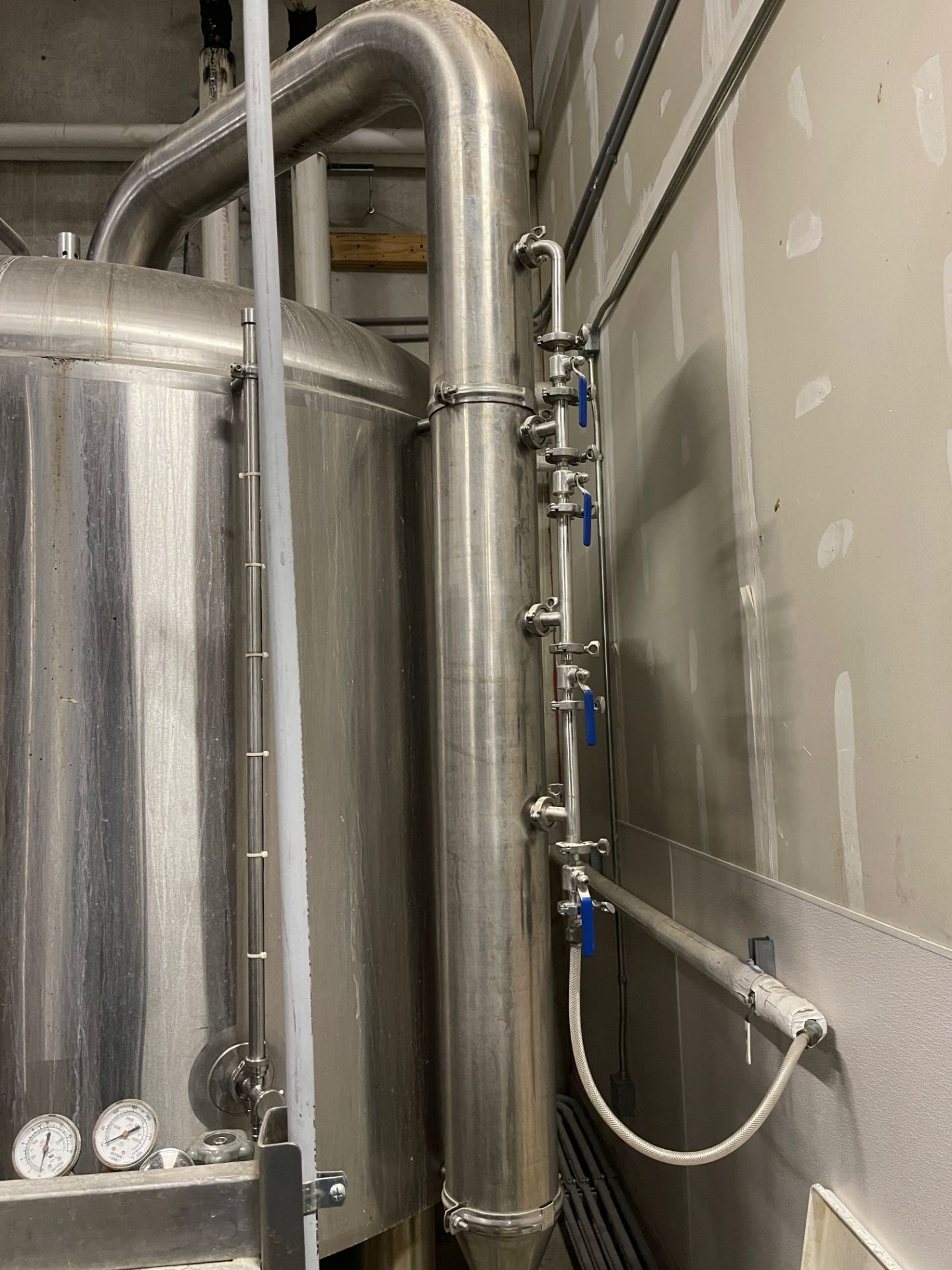 2015 Deutsche Beverage 30 BBL Brewhouse, 2-Vessel, Grain Hopper, Rakes, Heat Exchan | Rig Fee $6500 - Image 12 of 15