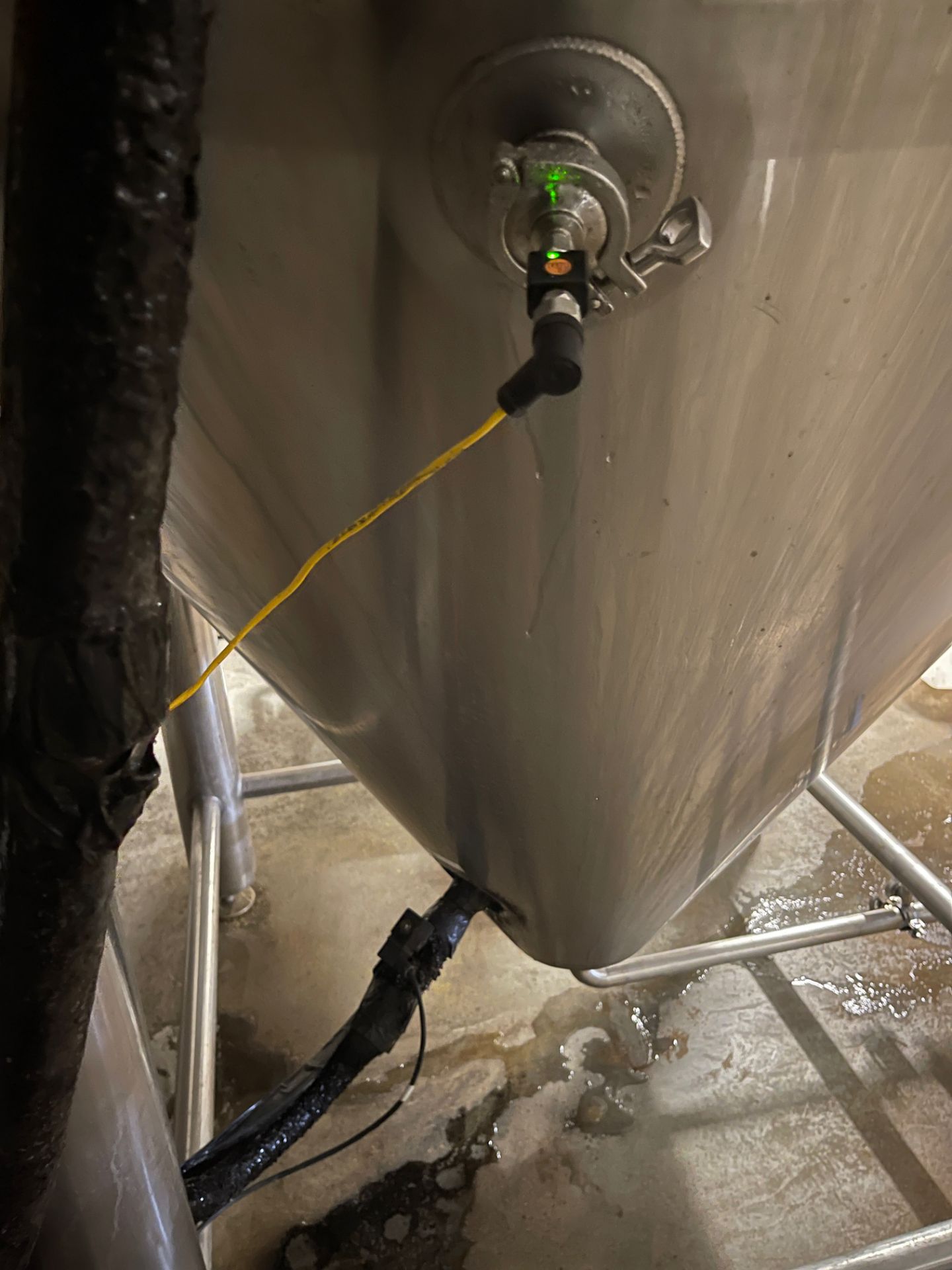 2015 Deutsche Beverage 30 BBL Fermentation Tank, Cone Bottom, Glycol Jacketed, Mand | Rig Fee $1200 - Image 2 of 4