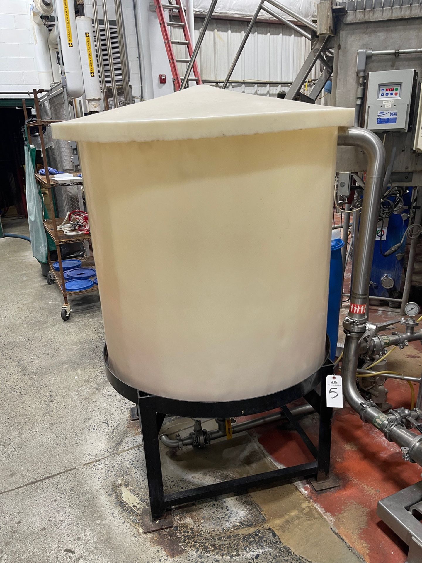 Chem-Tainer Poly Trub Tank (Located in Bridgewater, VT) | Rig Fee $75