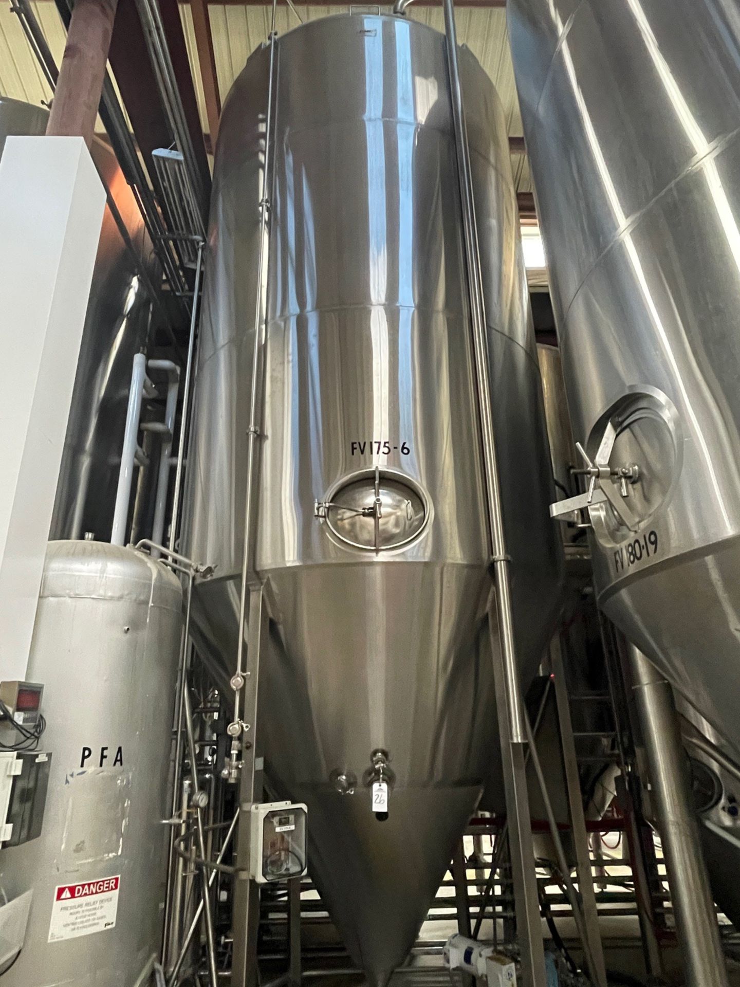 DME 175 BBL Fermenter, Cone Bottom, Glycol Jacketed, Temperature Controls, Manway, | Rig Fee $3000