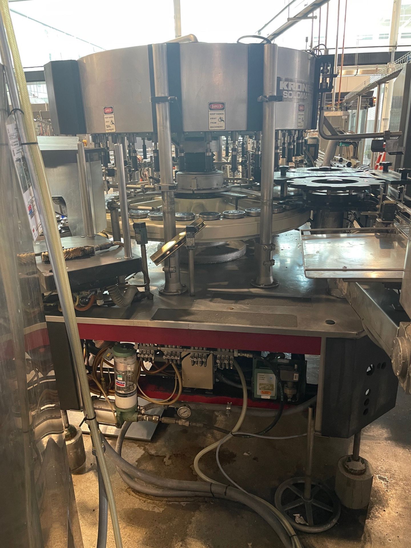 Krones Solomatic Labeler with Air Blast Inc. Air Knives and Safety Overflow Table | Rig Fee $2500 - Image 6 of 9