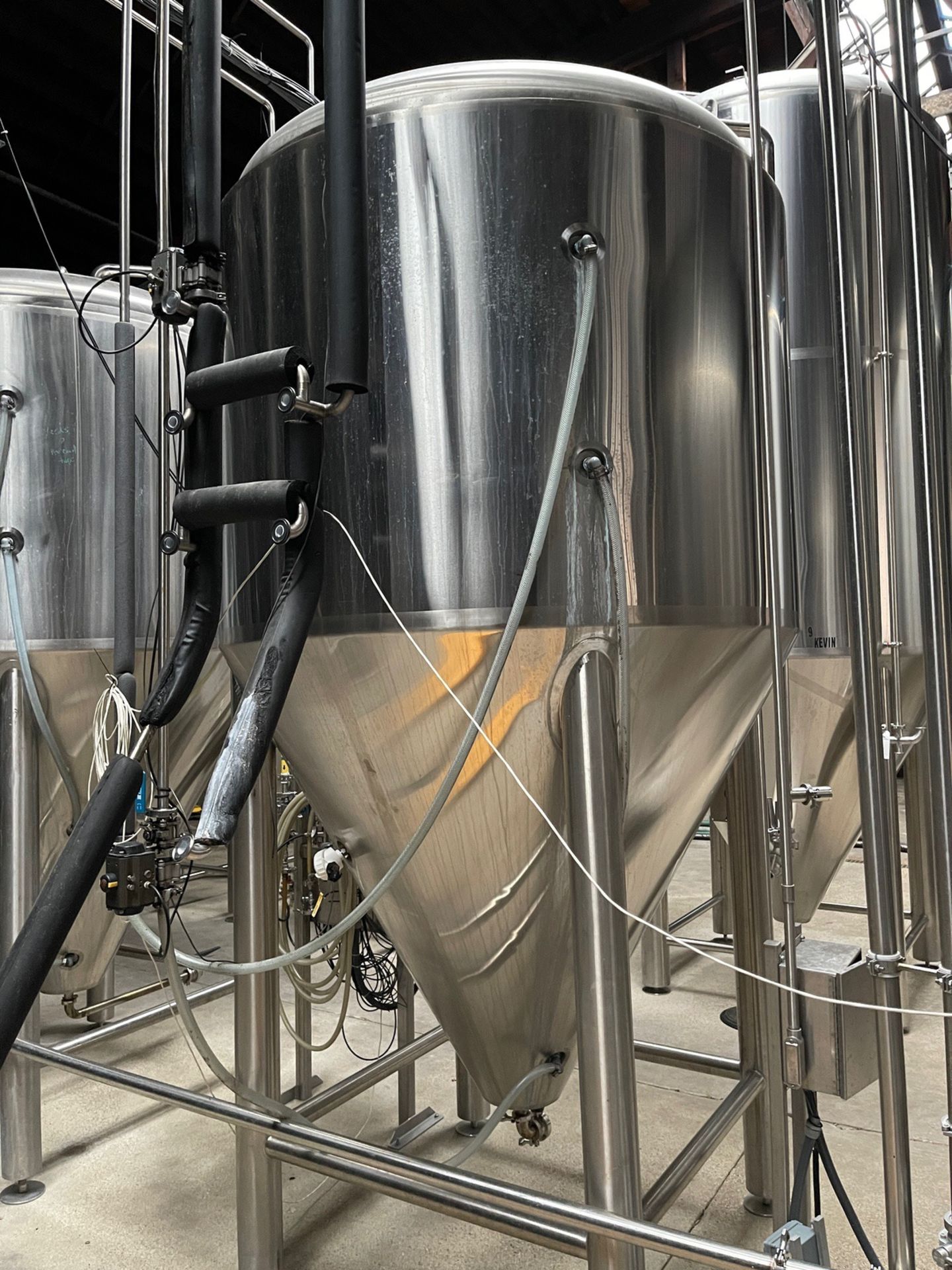 2013 - 30 BBL G.W. Kent Stainless Steel Fermentation Tank, Cone Bottom, Glycol Jacke | Rig Fee $1150 - Image 2 of 3
