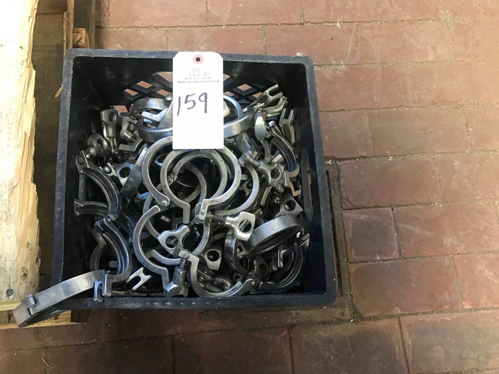 (90) 2.5in Clamps | Rig Fee $35