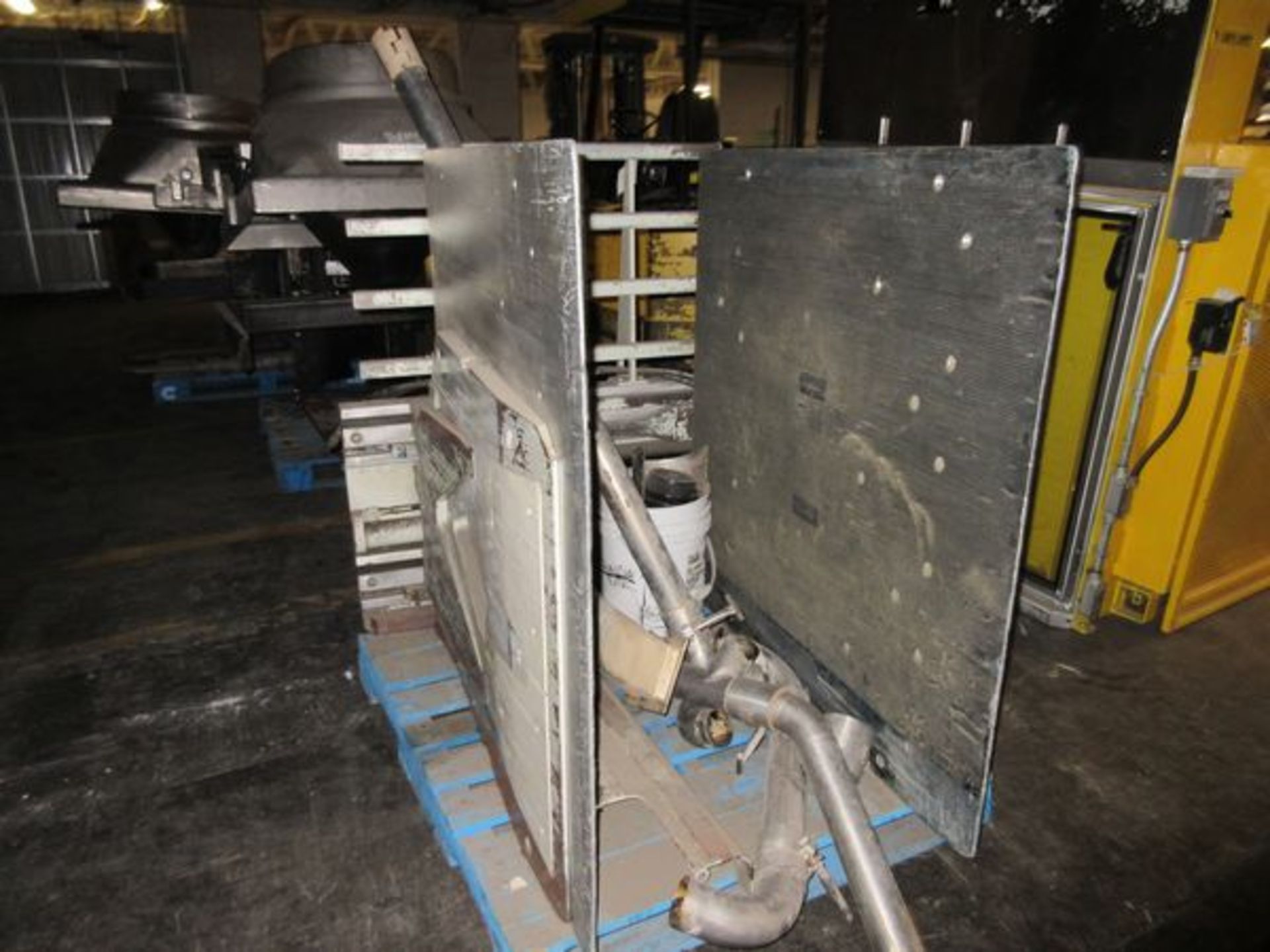 Cascade 35D-CCS-35QR2 Forklift Hyd Tote Carton Clamp Attachment, 3500 Lb. (Site Tag | Rig Fee $25 - Image 4 of 4