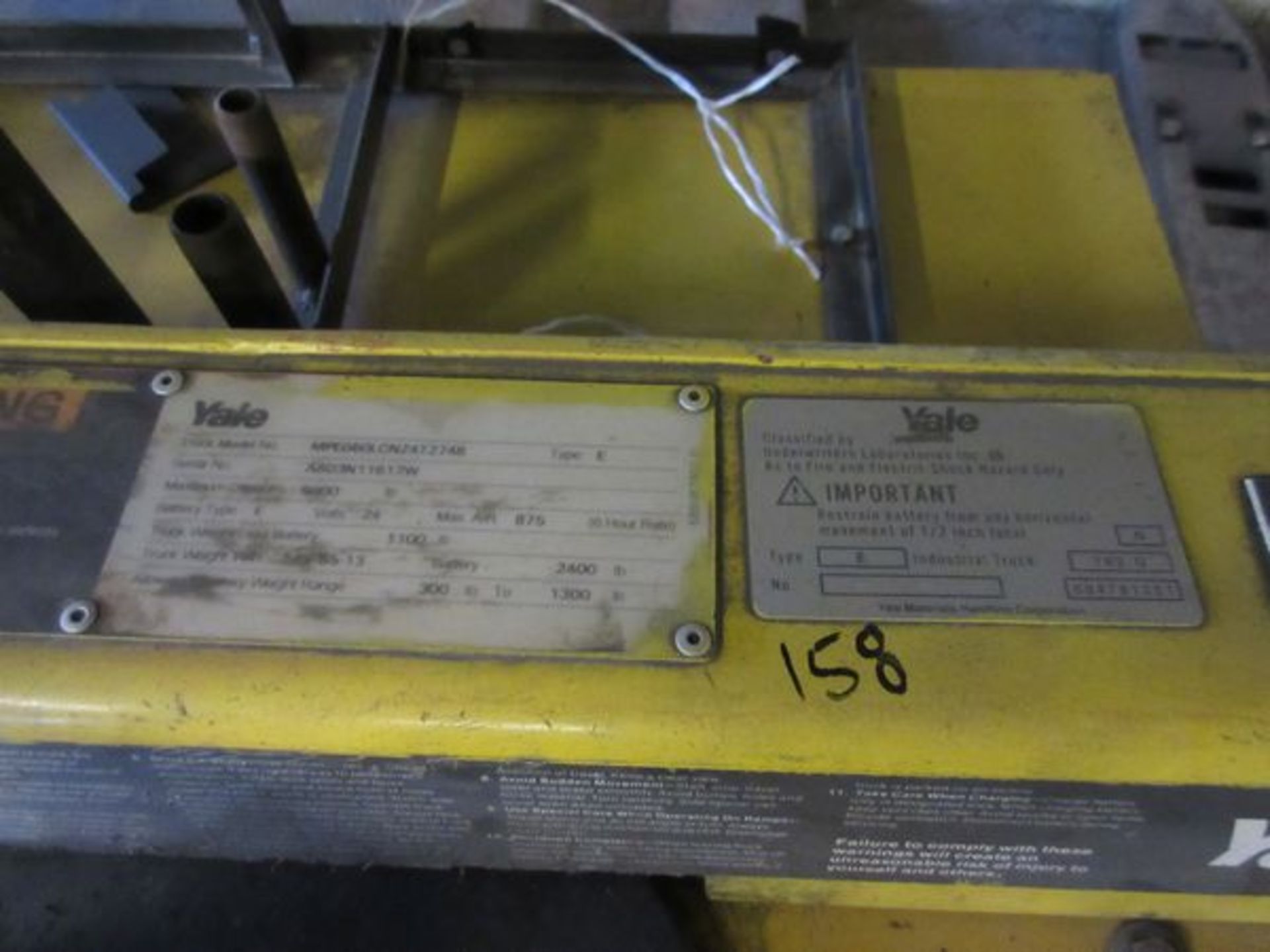 Yale MPE060LCN24T2748 Elec. Pallet Jack, 6000 Lb., 24 Volt, No Charger (Site Tag #15 | Rig Fee $25 - Image 2 of 4