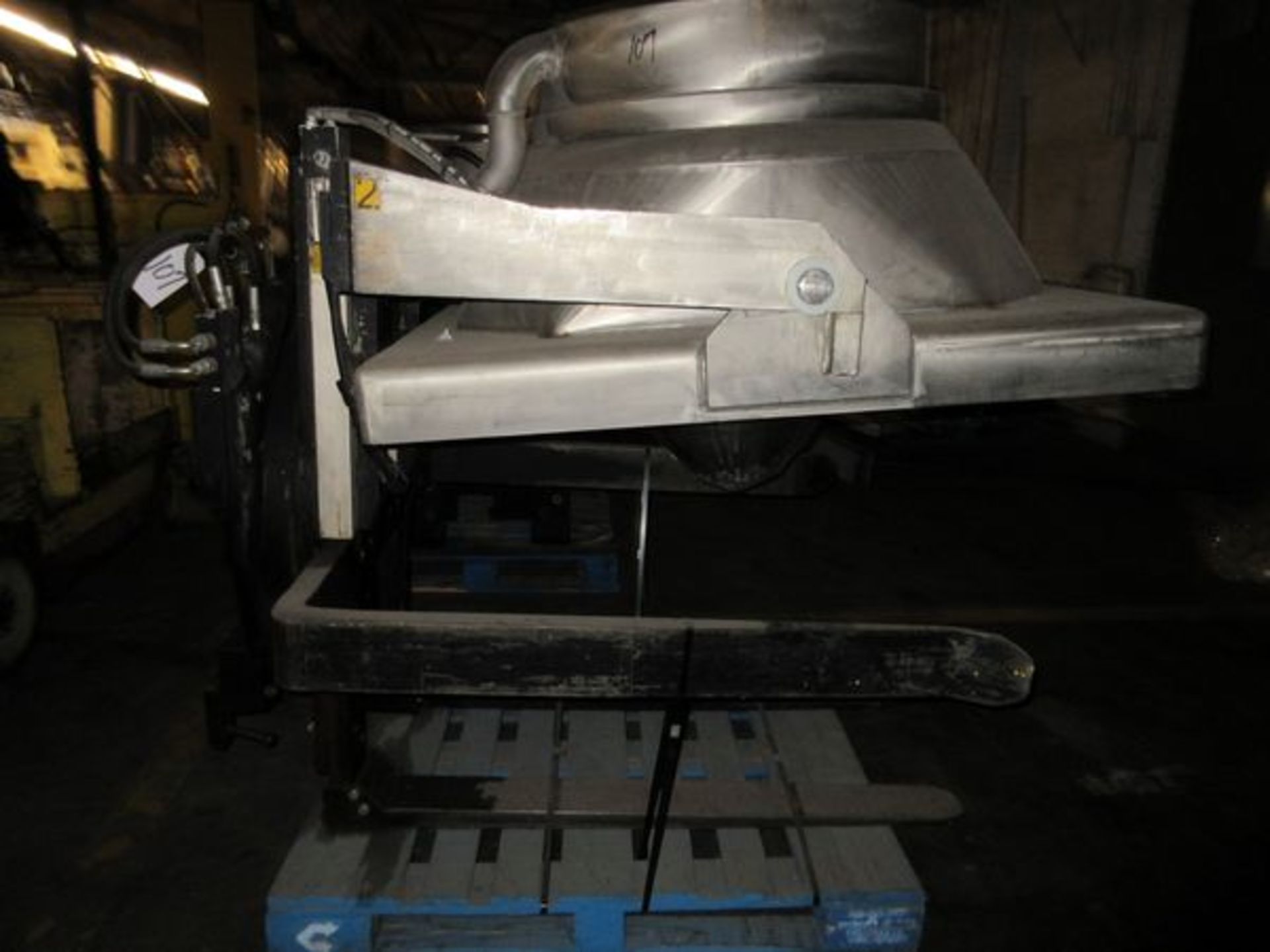 Cascade Hydraux Fork Lift Attachment Stainless Steel Sanitary Tote Bin Turner G Seri | Rig Fee $25 - Image 4 of 7