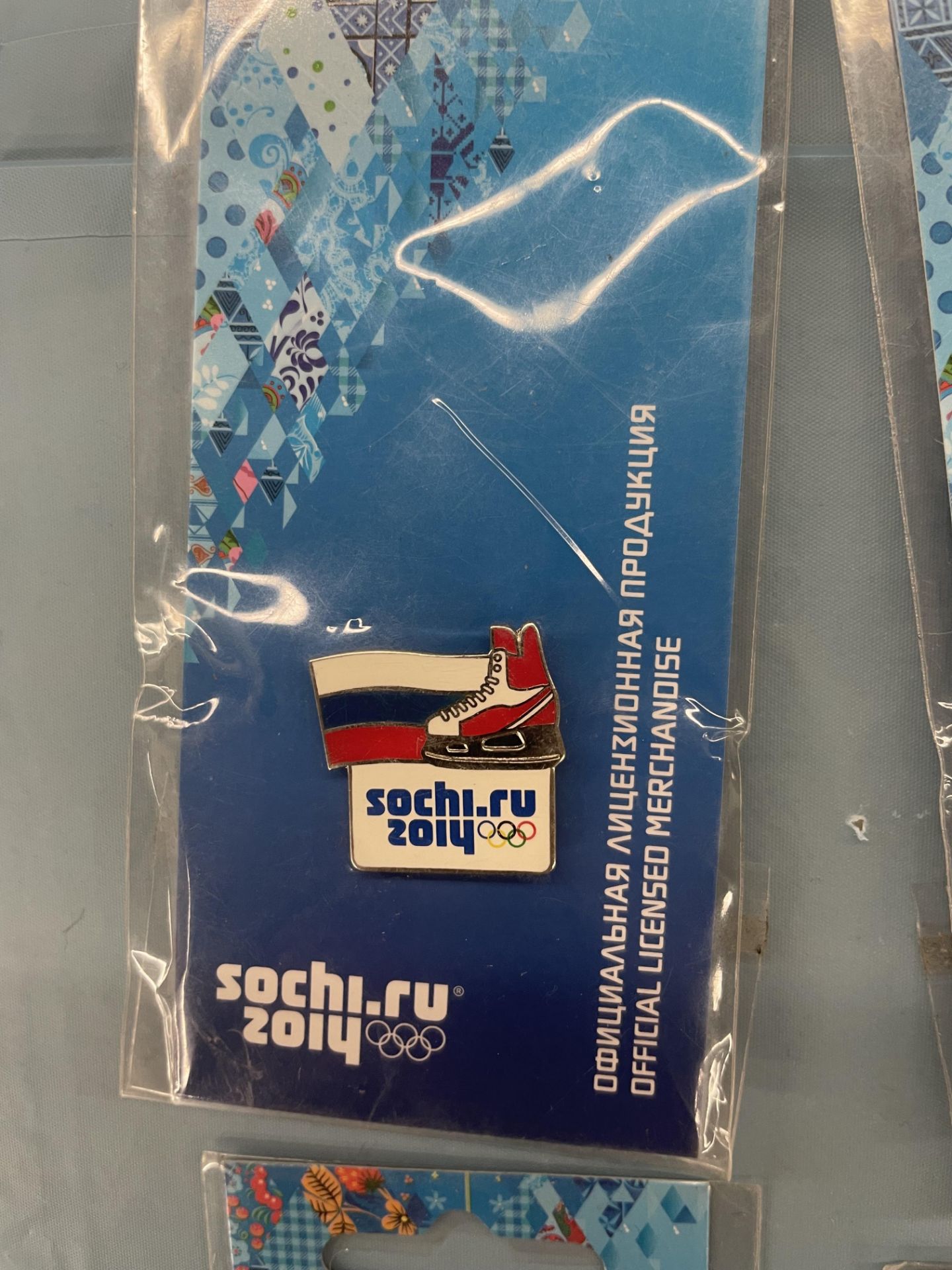 (Lot) (6) Sochi 2014 Russia Olympics Commemorative Pins ( USA, Finland, Russia Sweden, (2) Olympic ) - Image 7 of 8