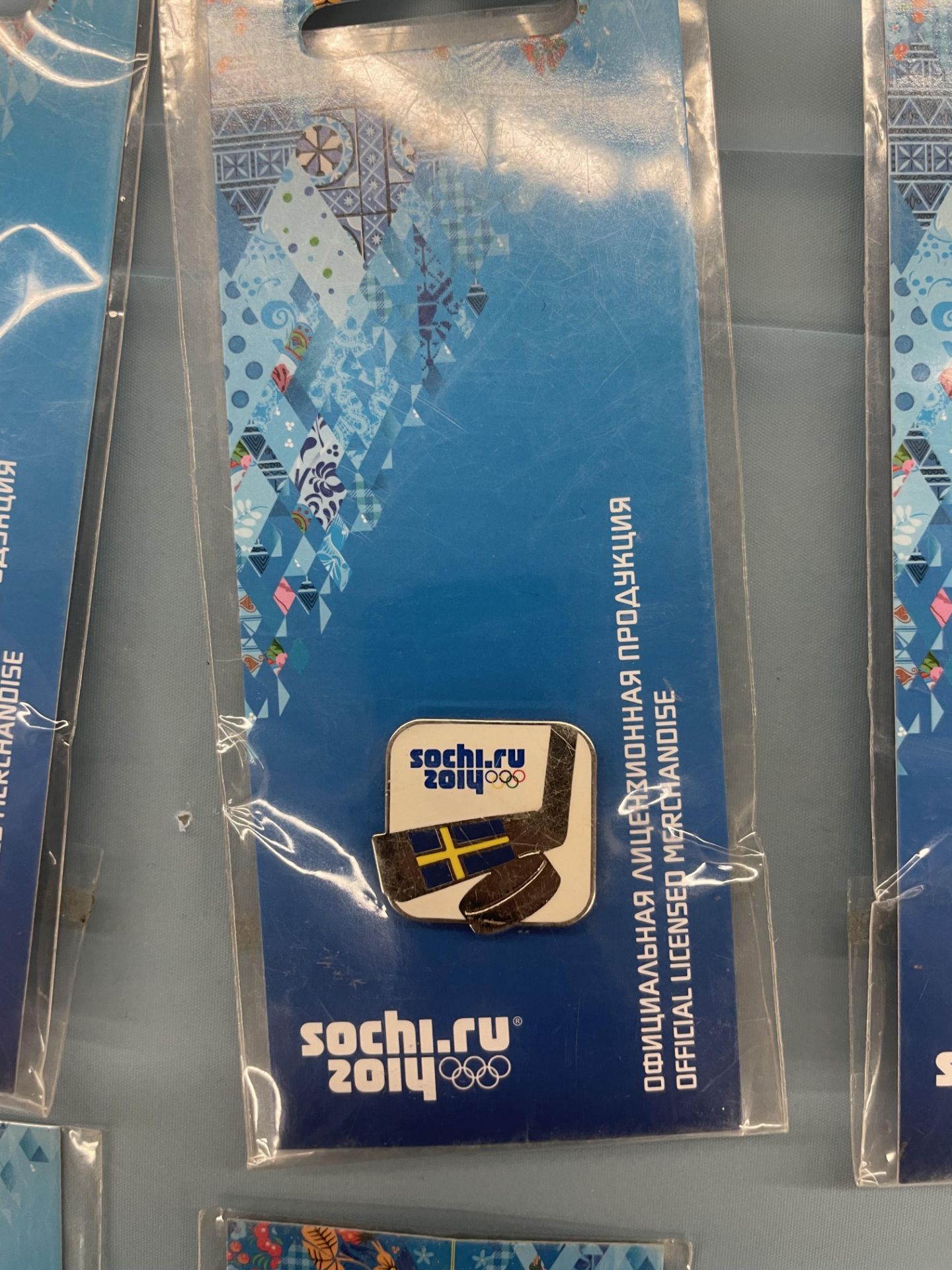 (Lot) (6) Sochi 2014 Russia Olympics Commemorative Pins ( USA, Finland, Russia Sweden, (2) Olympic ) - Image 6 of 8