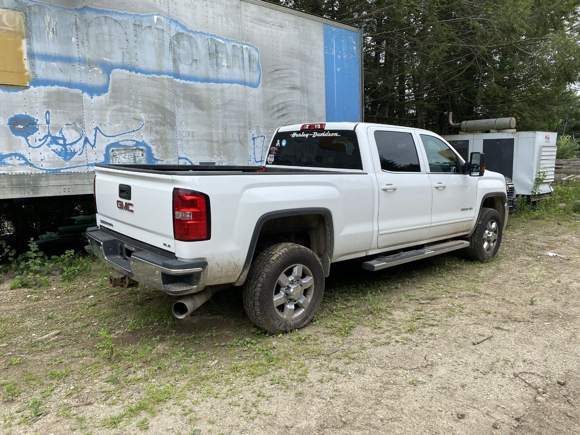 2015 GMC Sierra 2500HD 6.6L Turbo Diesel, 4 Door, Power Windows, AC, Touch Screen Controls, Auto - Image 3 of 5