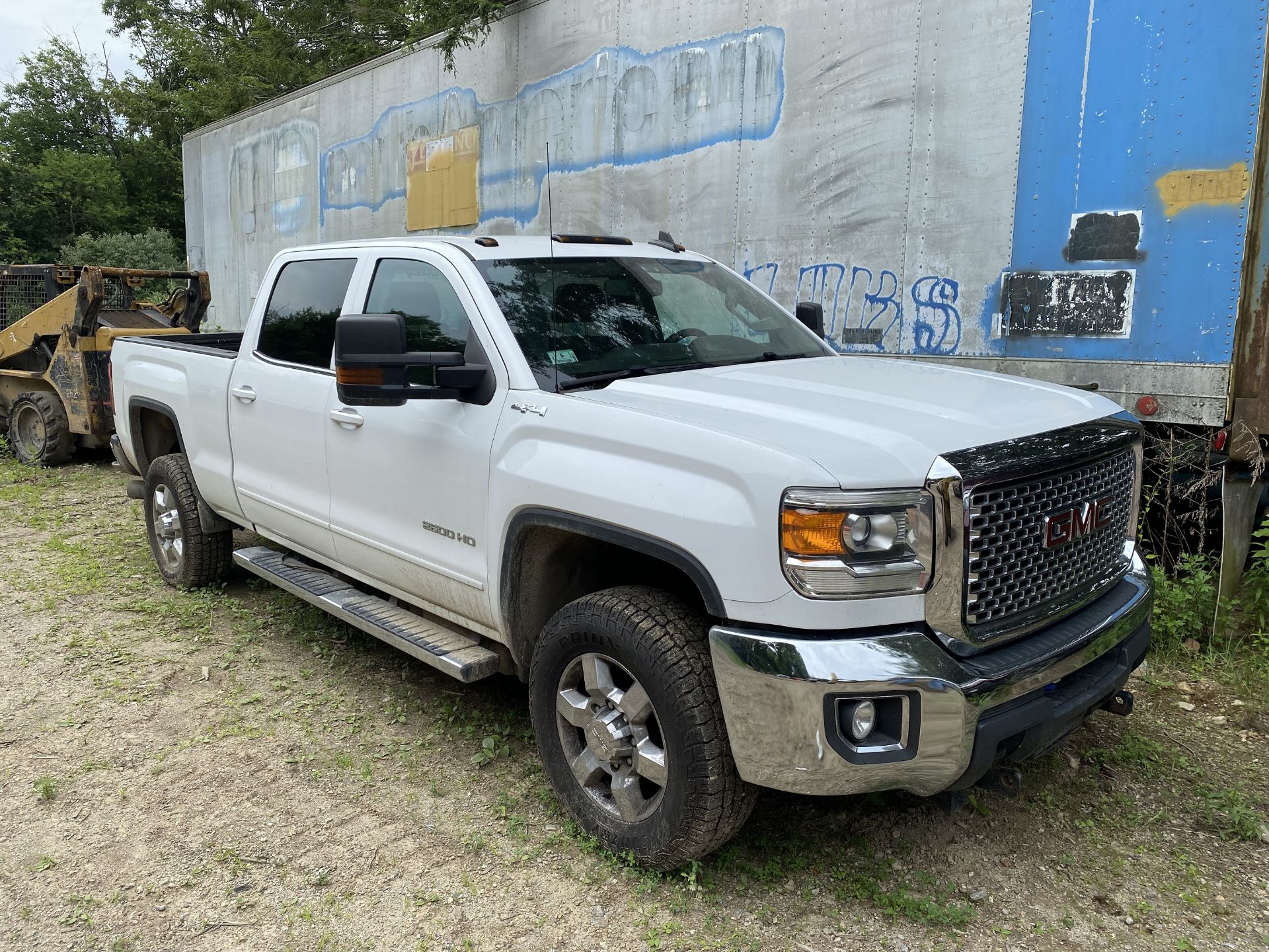 2015 GMC Sierra 2500HD 6.6L Turbo Diesel, 4 Door, Power Windows, AC, Touch Screen Controls, Auto