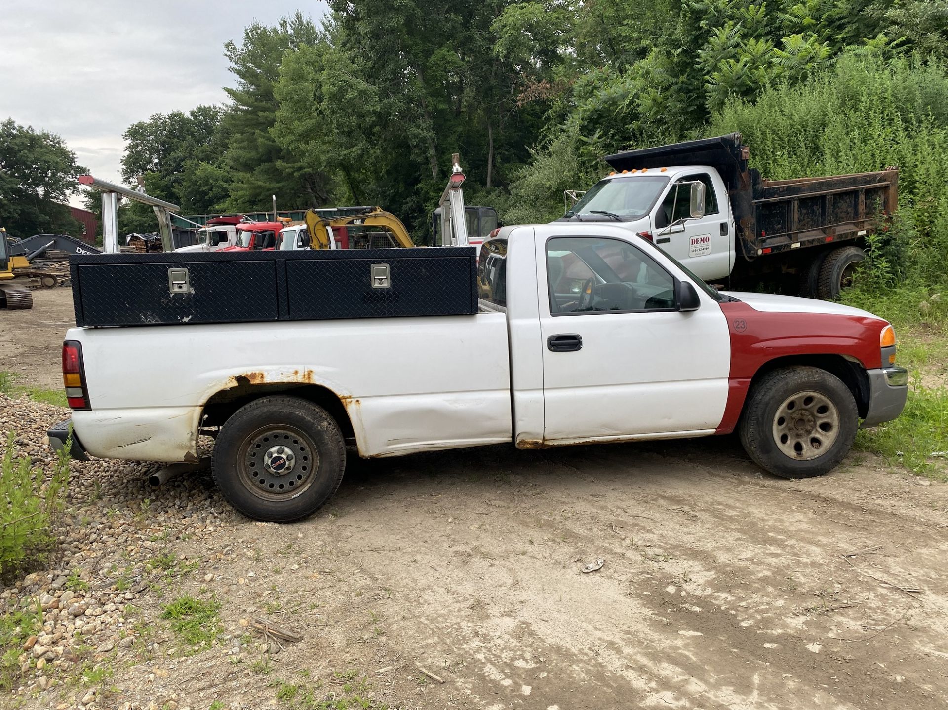 2007 GMC Sierra Pickup Truck, 2 Door, 6 Cylinder, Auto Trans, AC, 8' Bed, 2 Wheel Drive, Bed Mounted - Image 5 of 5