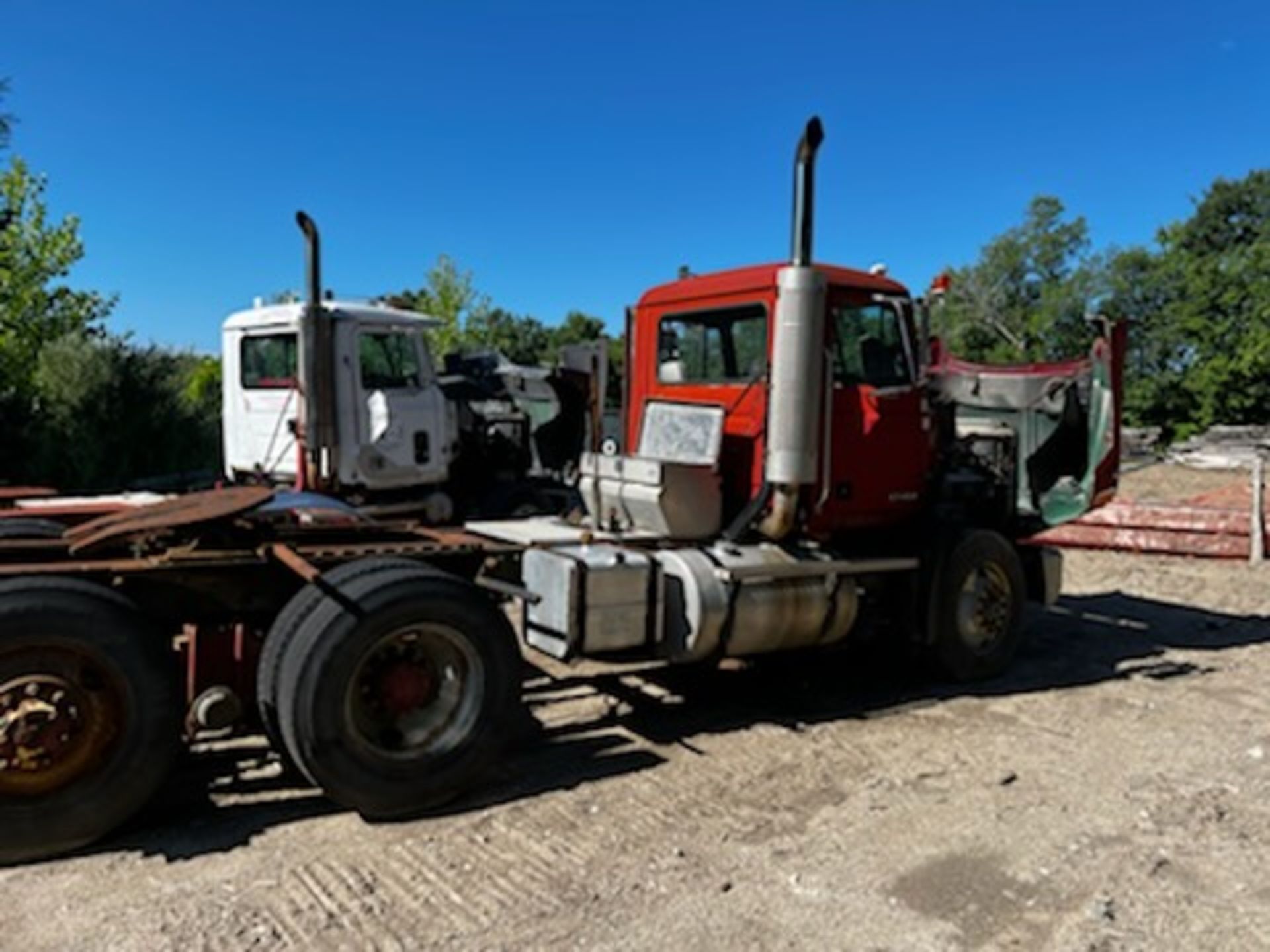 1995 Mack C613 Model E7454, 10 Wheel Day Cab Tractor, Eaton 18 Speed Trans, Odom: 899,878, (Missing - Image 2 of 4