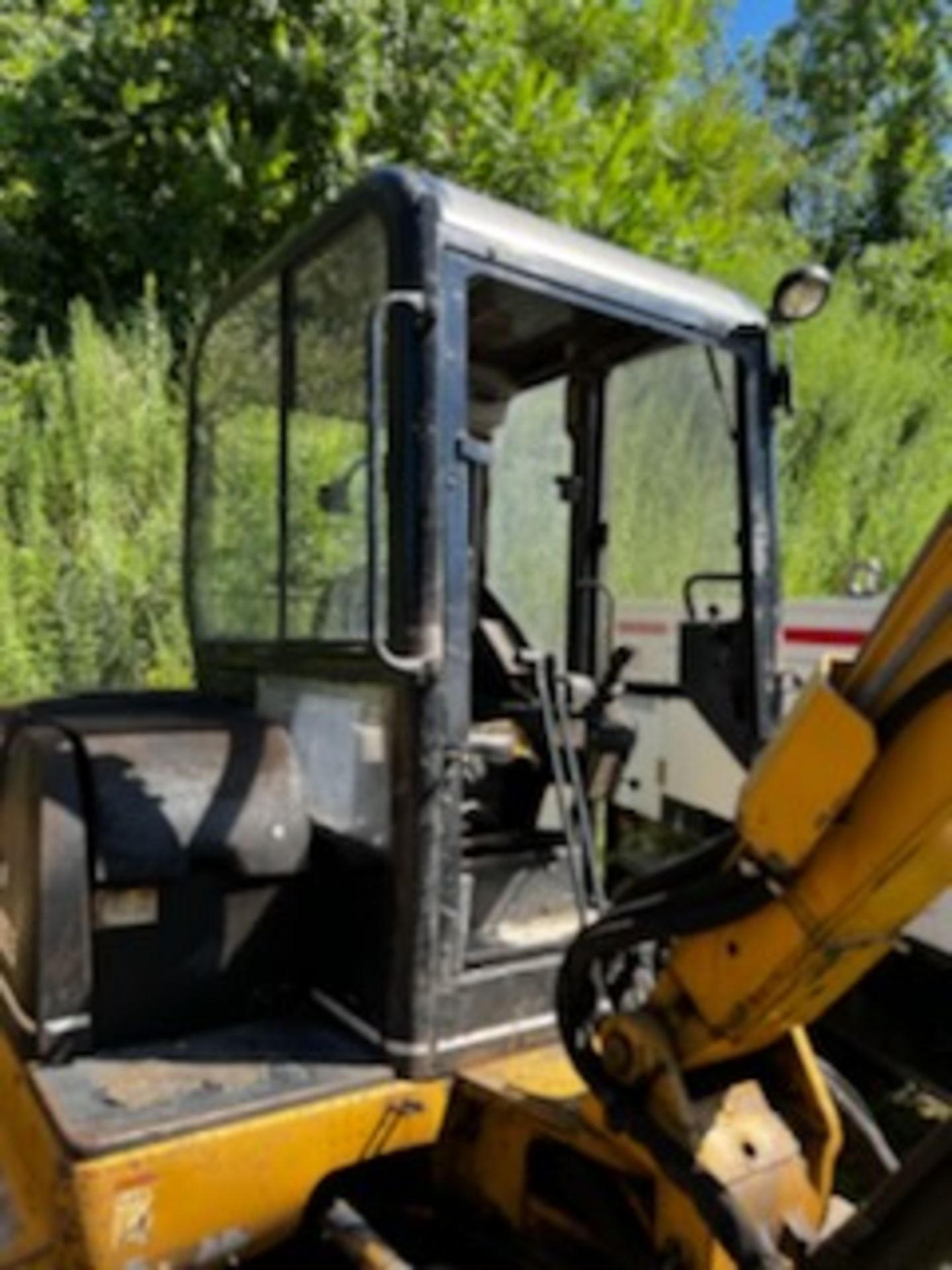 CAT 303.5 Track Mini Excavator w/Bucket, Thumb & Pusher, Diesel, Hrs: 5,982, P/N: AFW01119 (3 - Image 7 of 10