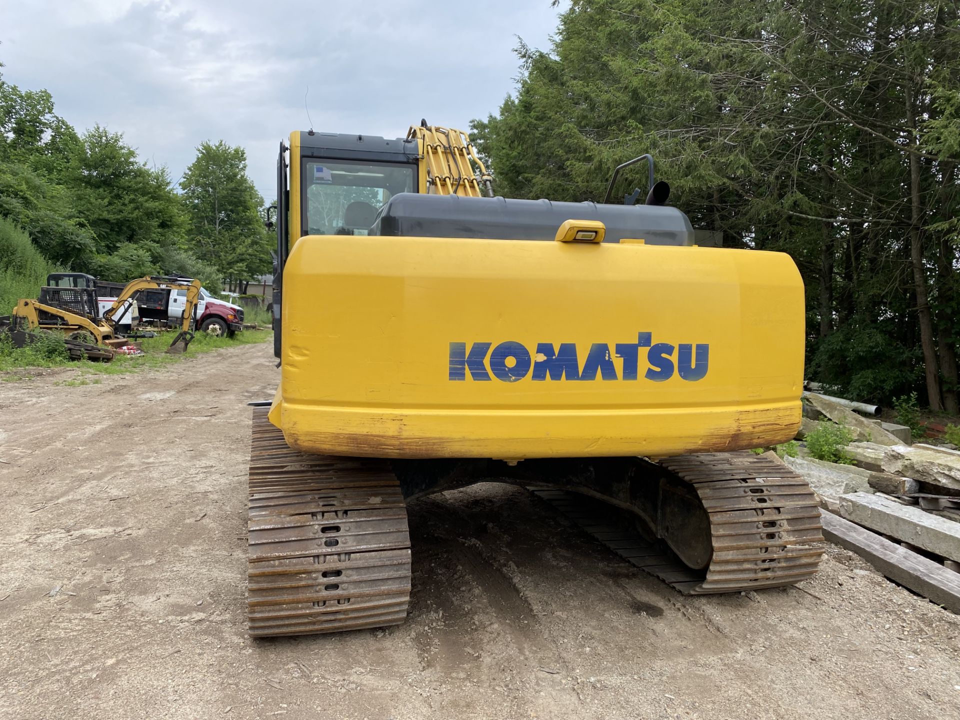 Komatsu PC220LC8 Track Excavator, AC/Heat, Radio, Fuly Enclosed Cabin (All Glass Good) Hrs: 13, - Image 4 of 8