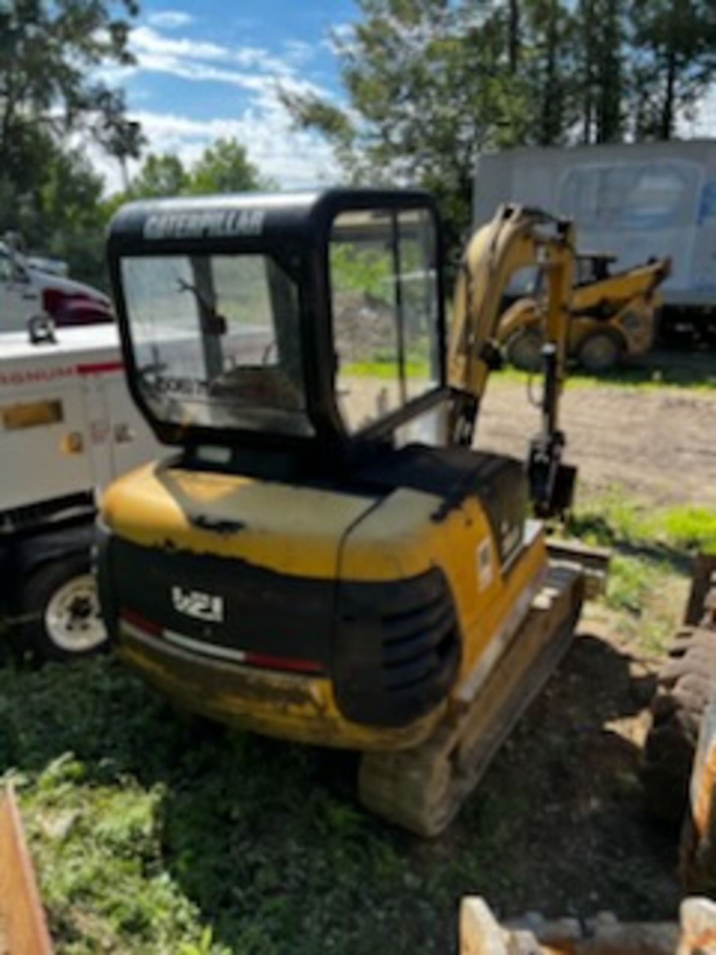 CAT 303.5 Track Mini Excavator w/Bucket, Thumb & Pusher, Diesel, Hrs: 5,982, P/N: AFW01119 (3 - Image 8 of 10