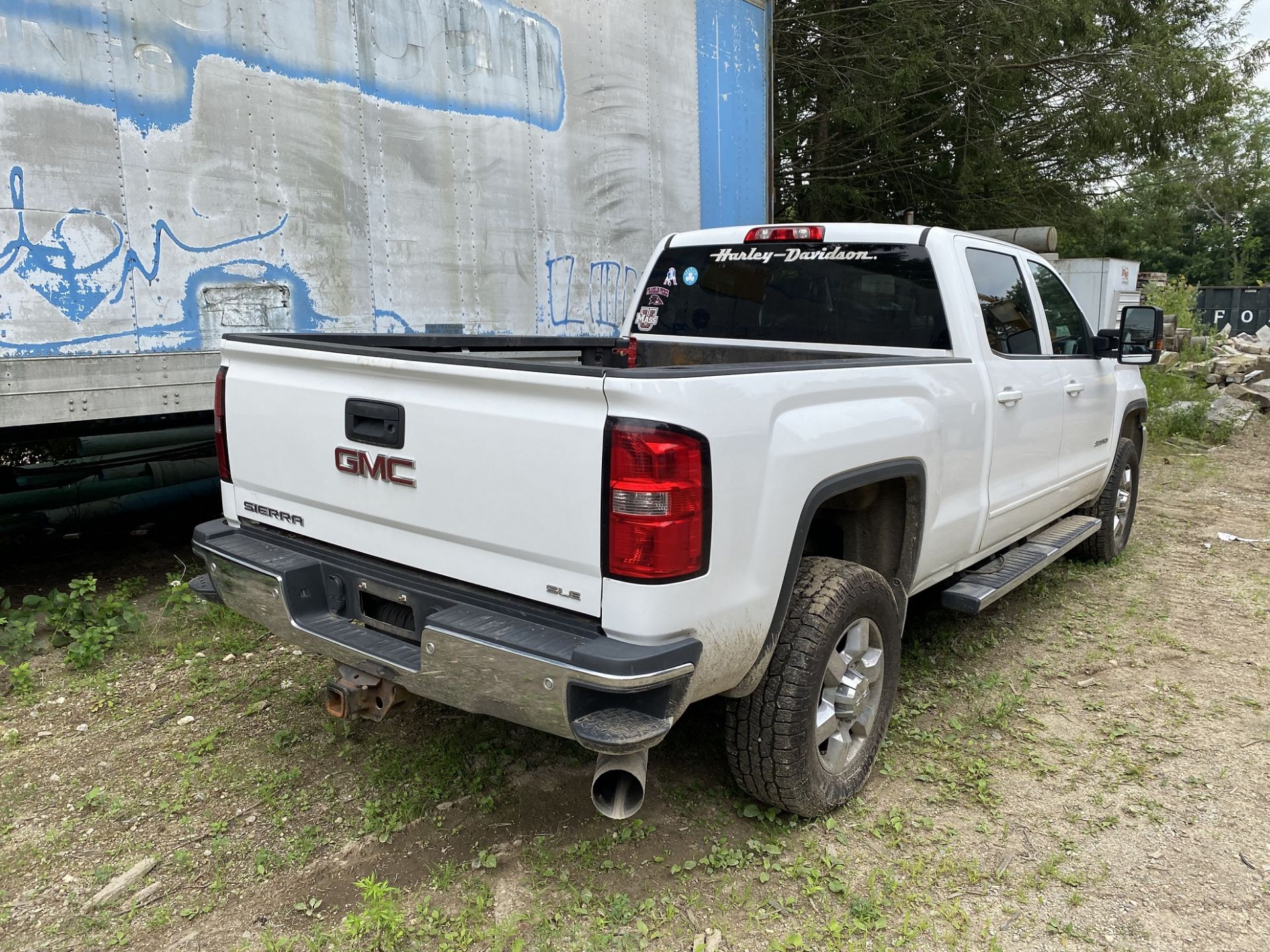 2015 GMC Sierra 2500HD 6.6L Turbo Diesel, 4 Door, Power Windows, AC, Touch Screen Controls, Auto - Image 2 of 5