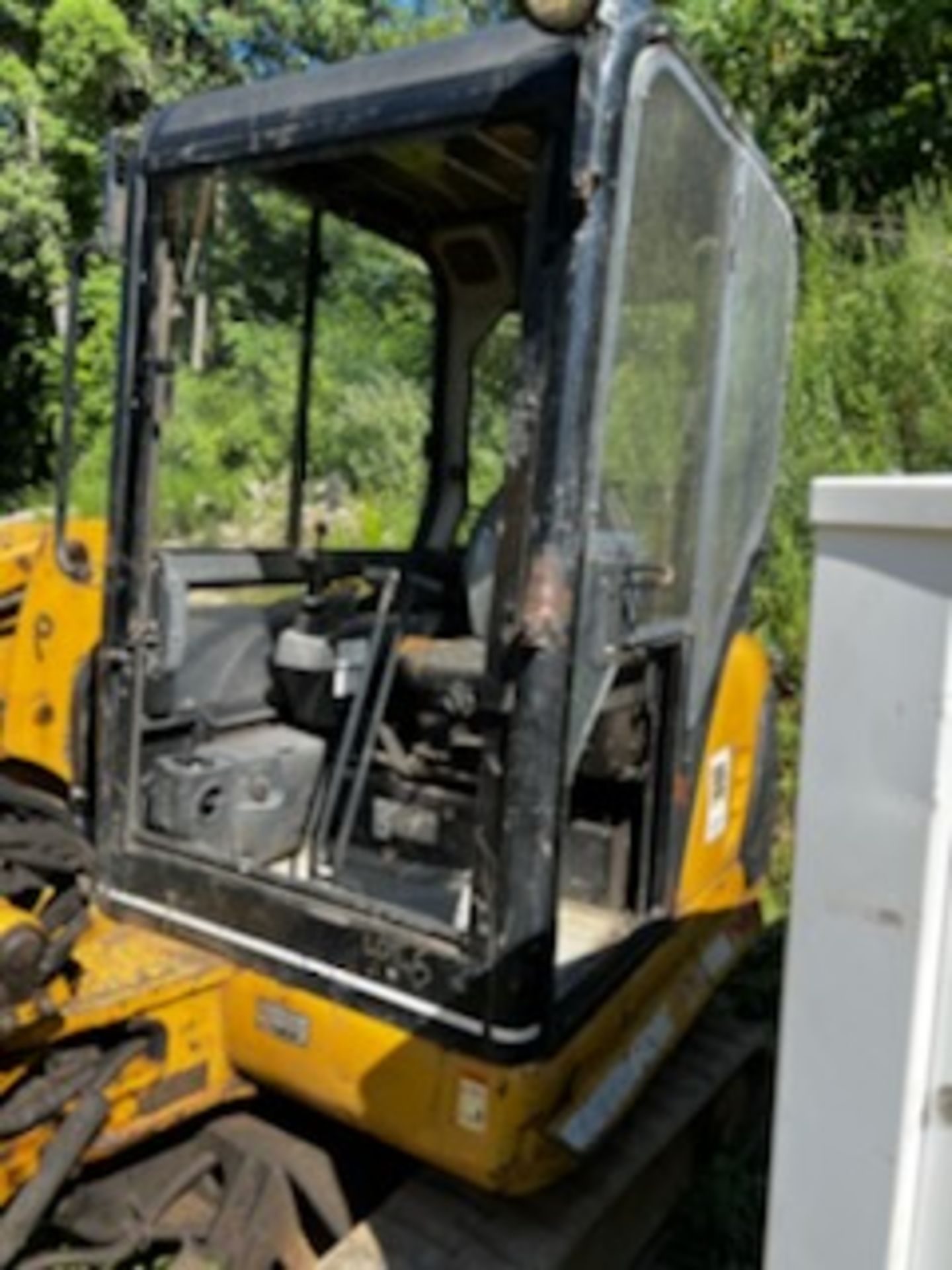 CAT 303.5 Track Mini Excavator w/Bucket, Thumb & Pusher, Diesel, Hrs: 5,982, P/N: AFW01119 (3 - Image 4 of 10