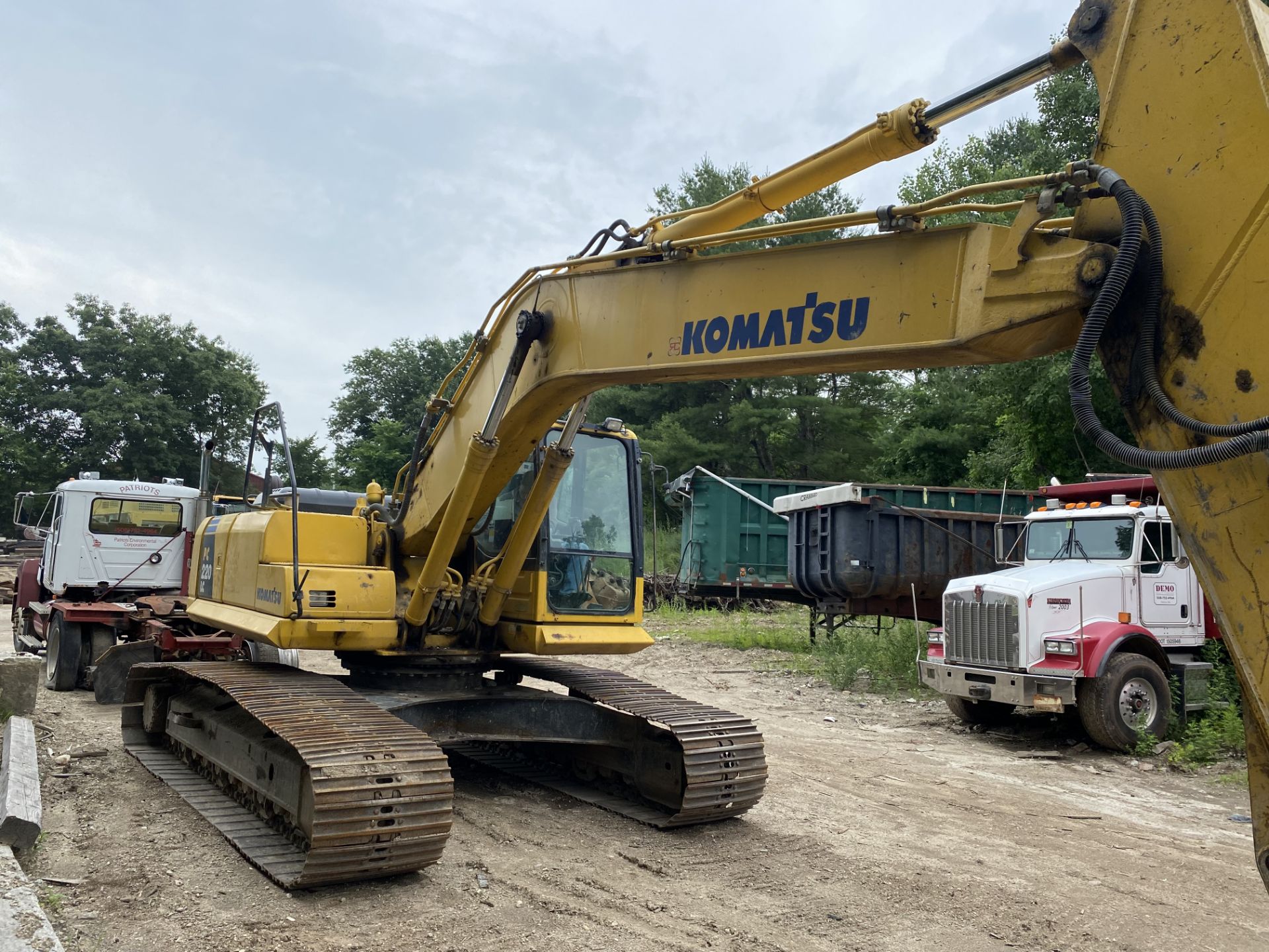 Komatsu PC220LC8 Track Excavator, AC/Heat, Radio, Fuly Enclosed Cabin (All Glass Good) Hrs: 13,