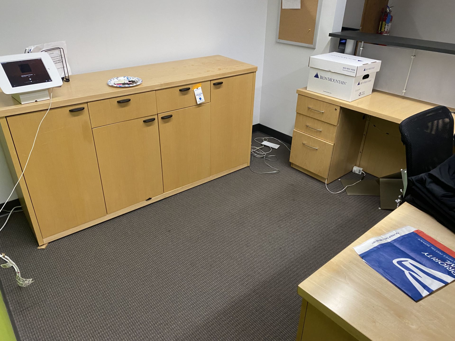 L-Shaped Laminate Reception Desk w/Frosted Panel w/Matching Credenza & Swivel Arm Chair - Image 2 of 2