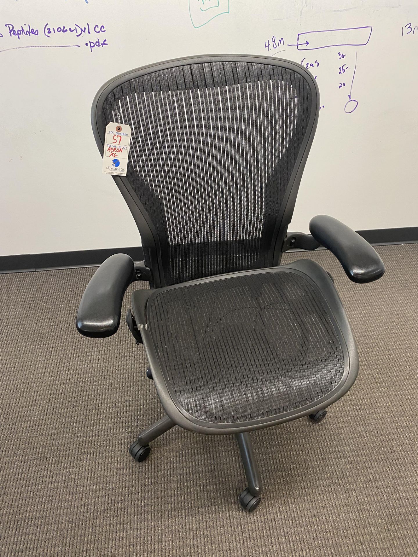 Aeron XL (3 Dot) Swivel Arm Chair (SEAT FRAME IS BROKE)