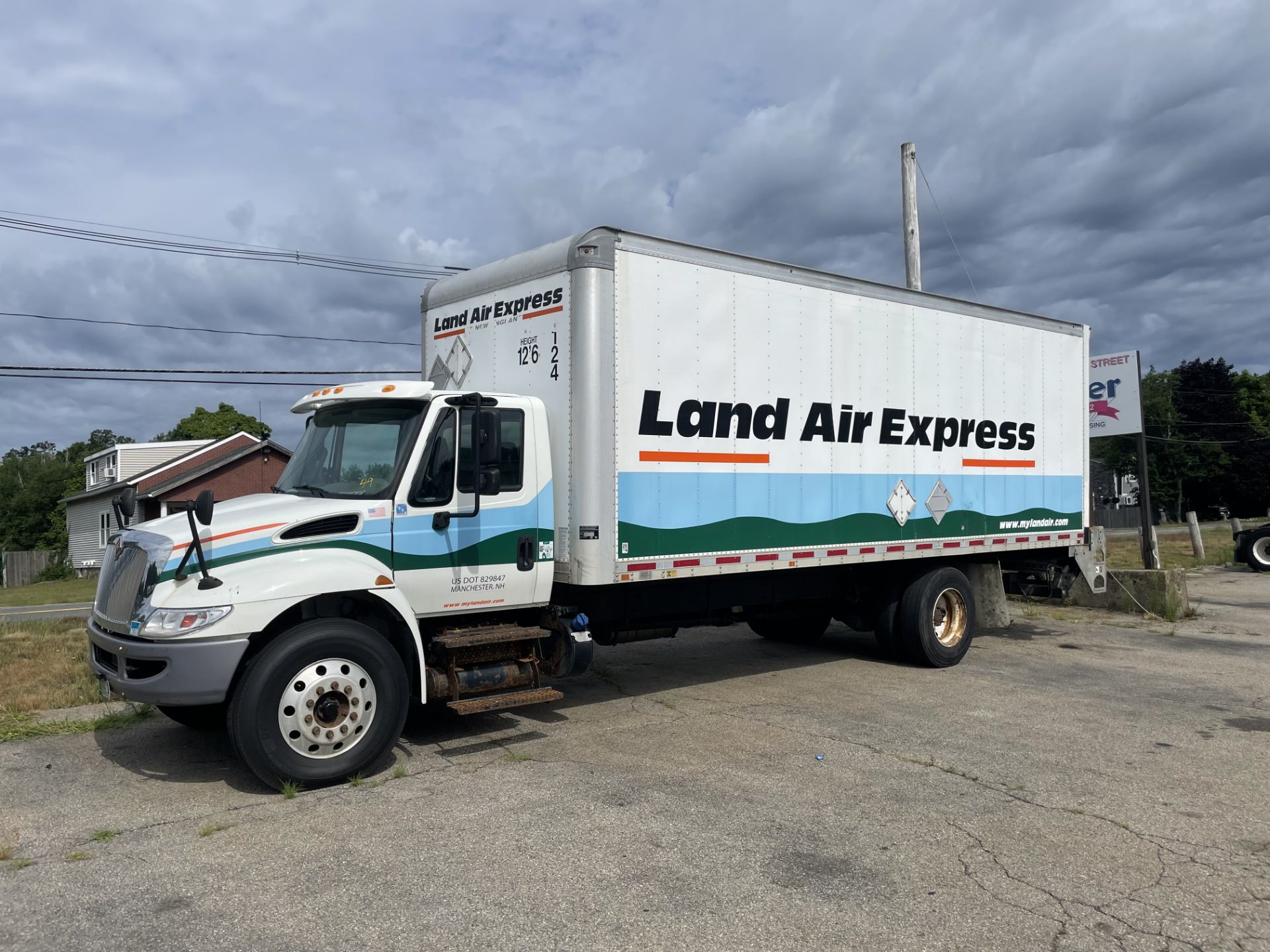 2016 International 4300 Straight Truck, W/ Lift Gate Odom: 299,605, Vin#: 3HAMMMMN3GL229574 - Image 2 of 5