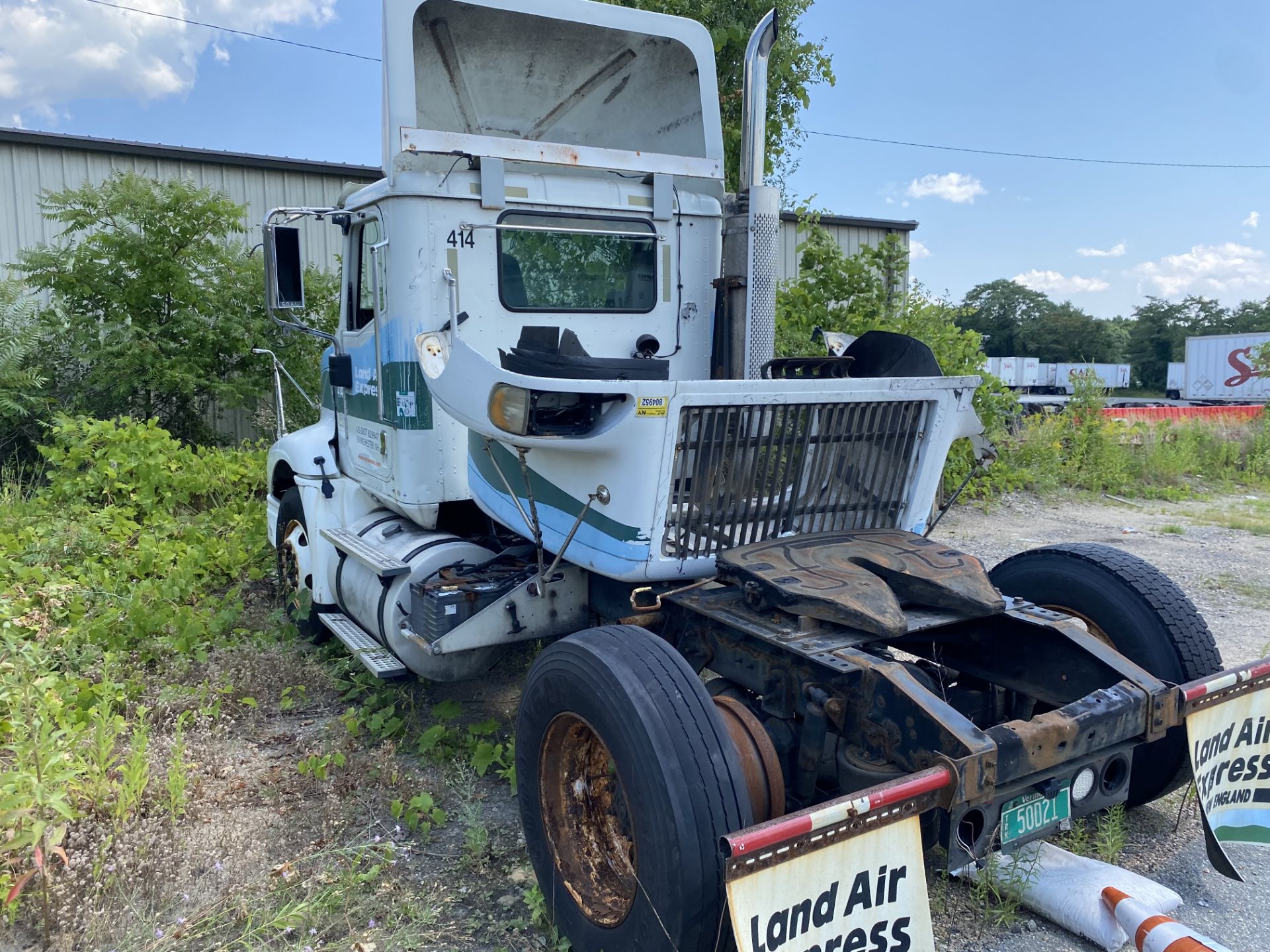 2005 International 9200 SDA Tractor, 4 x 2, GVWR: 32,000, Vin#: 2HSCDAHN06C354634 (PARTS TRUCK ONLY) - Image 5 of 5