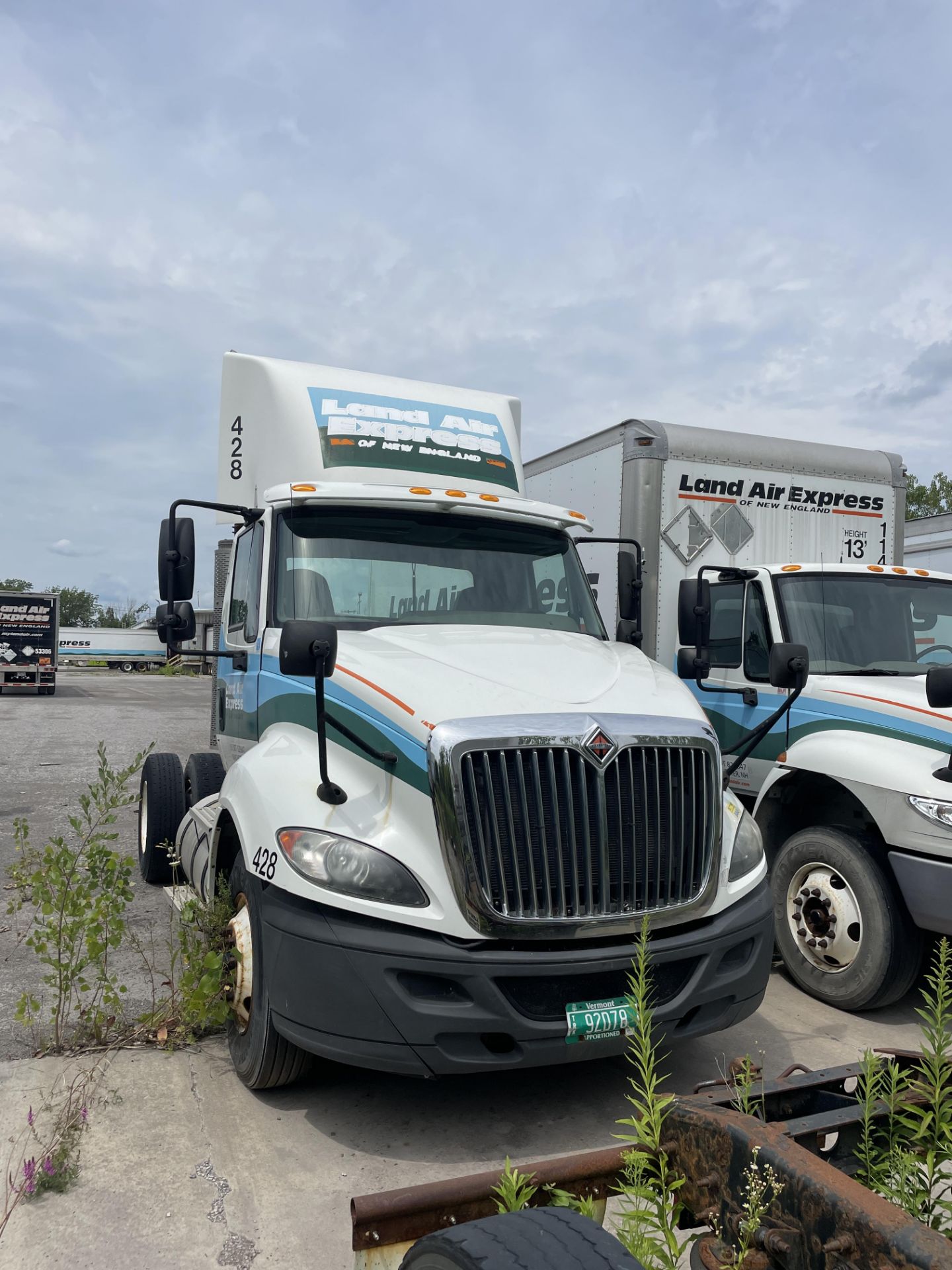 2013 International Pro Star + 122 6 Wheel Tractor, 6 x 4, Vin#: 1HSDESJN9DH299835 **NO TITLE** - Image 2 of 14