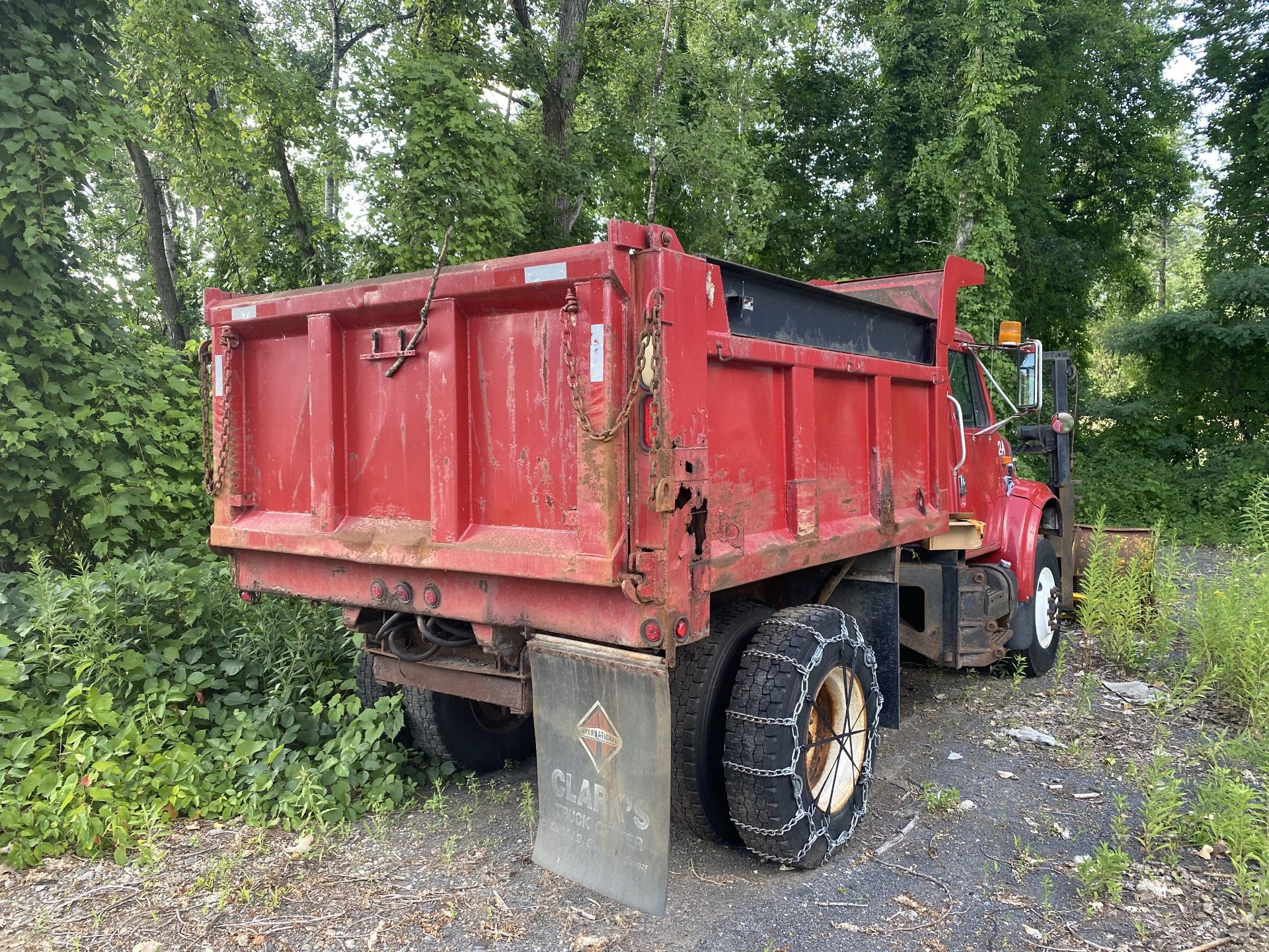 1997 International Dump Truck Model 4900 DT466E, 6 Wheel, Eaton Fuller , **NO TITLE** 4 x 2